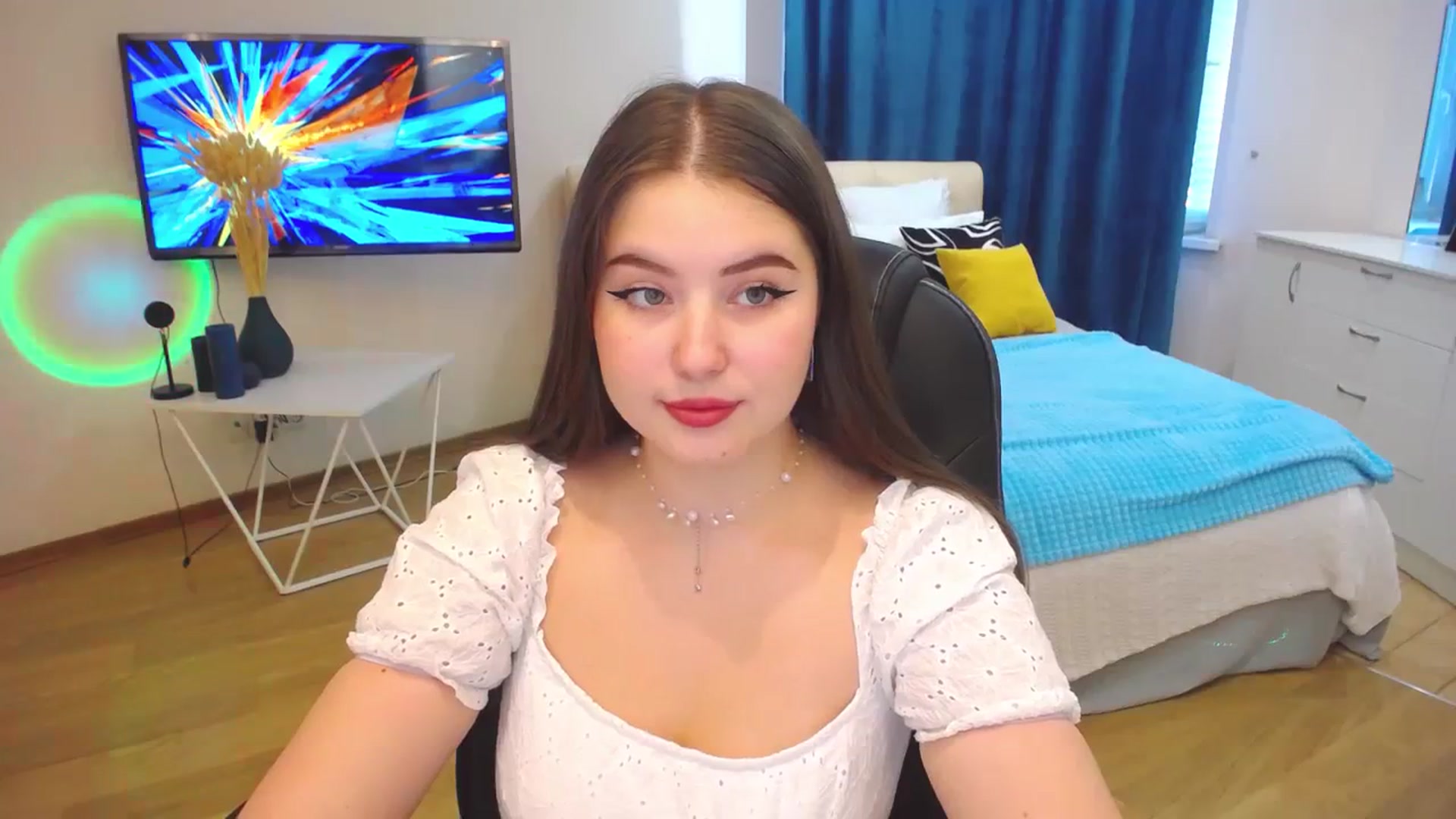 Gallery image thumbnail from AdmireMyEyes's myfreecams stream on, 09/25/2023, 09:55 image 13 of 20
