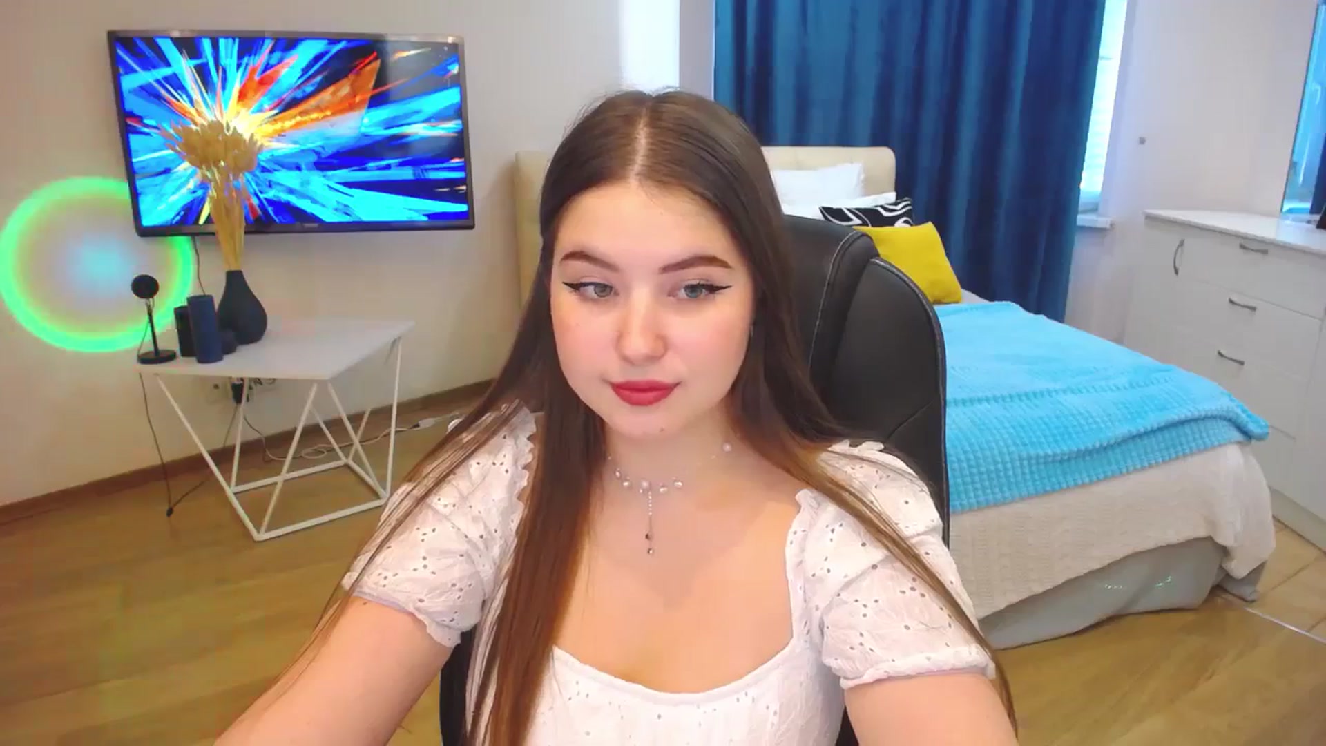Gallery image thumbnail from AdmireMyEyes's myfreecams stream on, 09/25/2023, 09:55 image 16 of 20