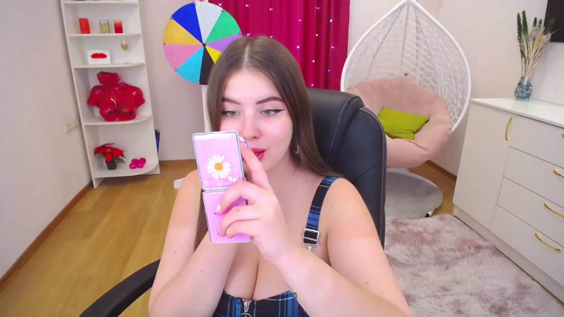 Gallery image thumbnail from AdmireMyEyes's myfreecams stream on, 09/29/2023, 08:15 image 10 of 20