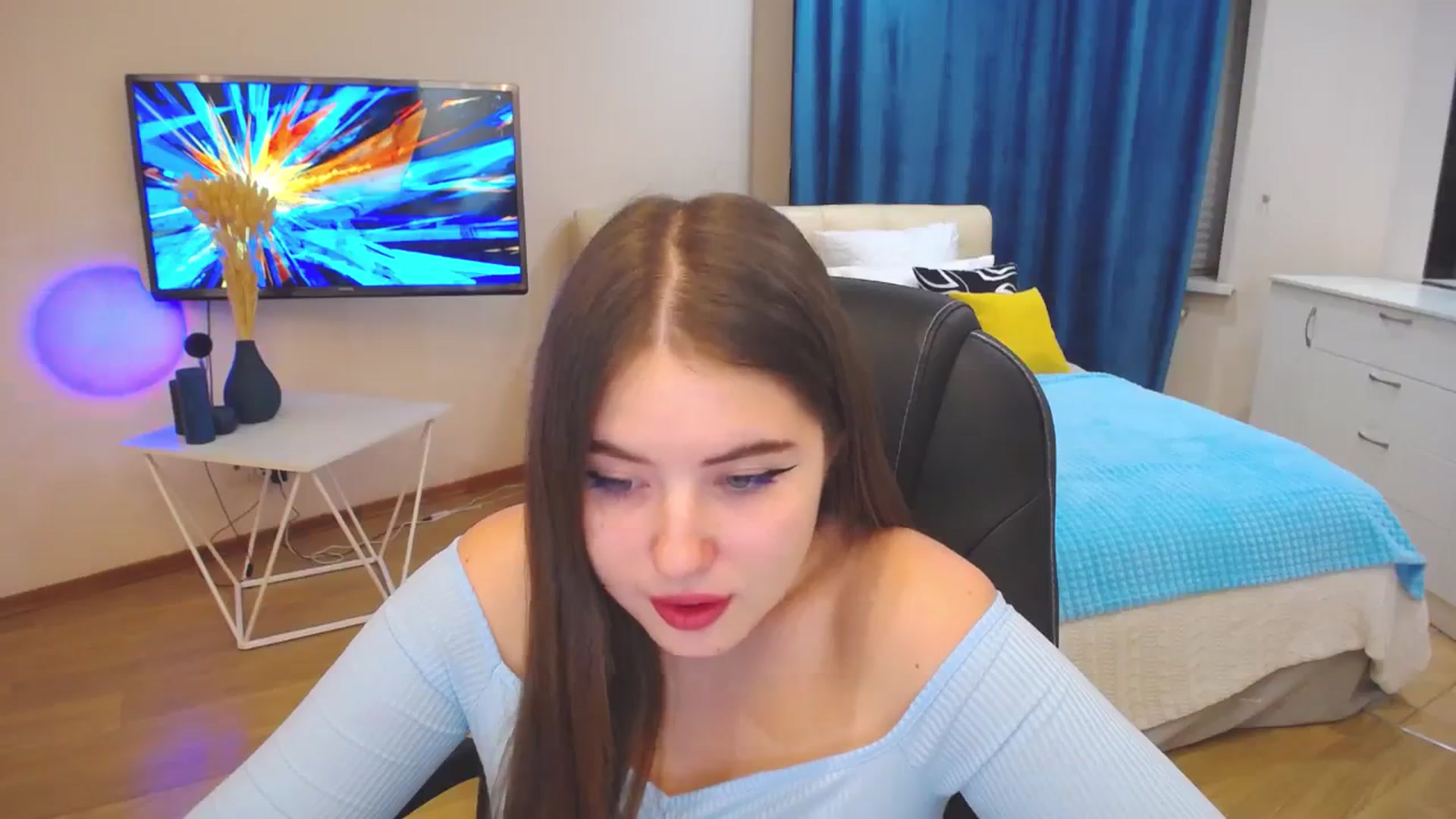 Gallery image thumbnail from AdmireMyEyes's myfreecams stream on, 10/03/2023, 15:22 image 13 of 20