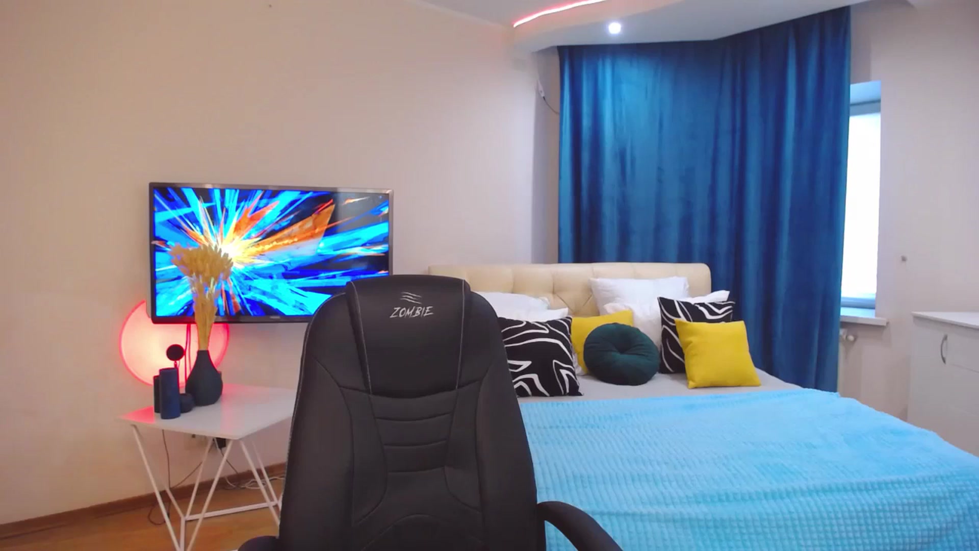 Gallery image thumbnail from AdmireMyEyes's myfreecams stream on, 10/11/2023, 10:13 image 7 of 20