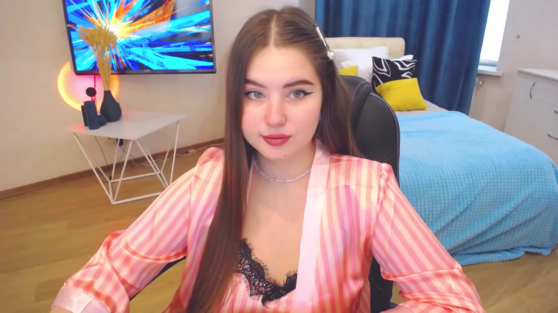 Gallery image thumbnail from AdmireMyEyes's myfreecams stream on, 10/13/2023, 08:17 image 4 of 20