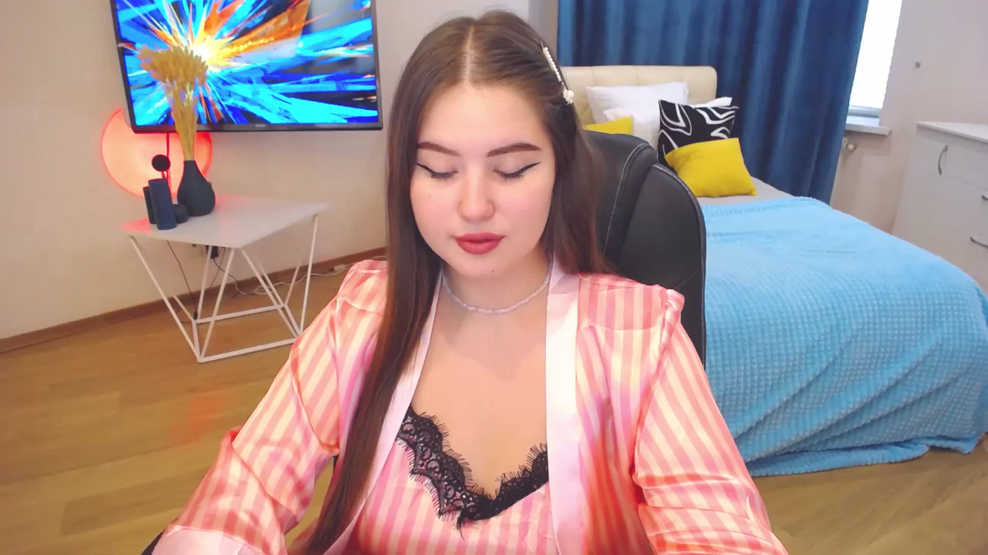 Gallery image thumbnail from AdmireMyEyes's myfreecams stream on, 10/13/2023, 08:17 image 7 of 20