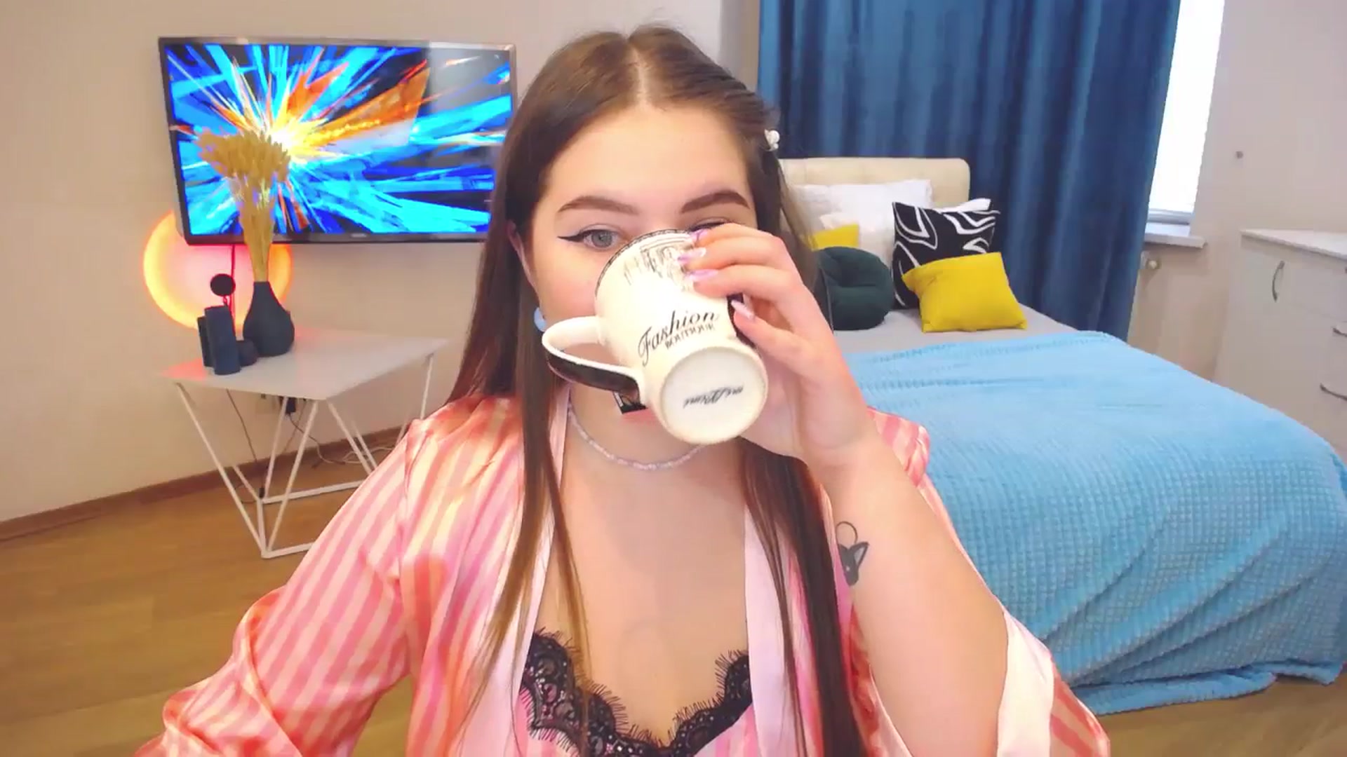 Gallery image thumbnail from AdmireMyEyes's myfreecams stream on, 10/13/2023, 08:17 image 17 of 20
