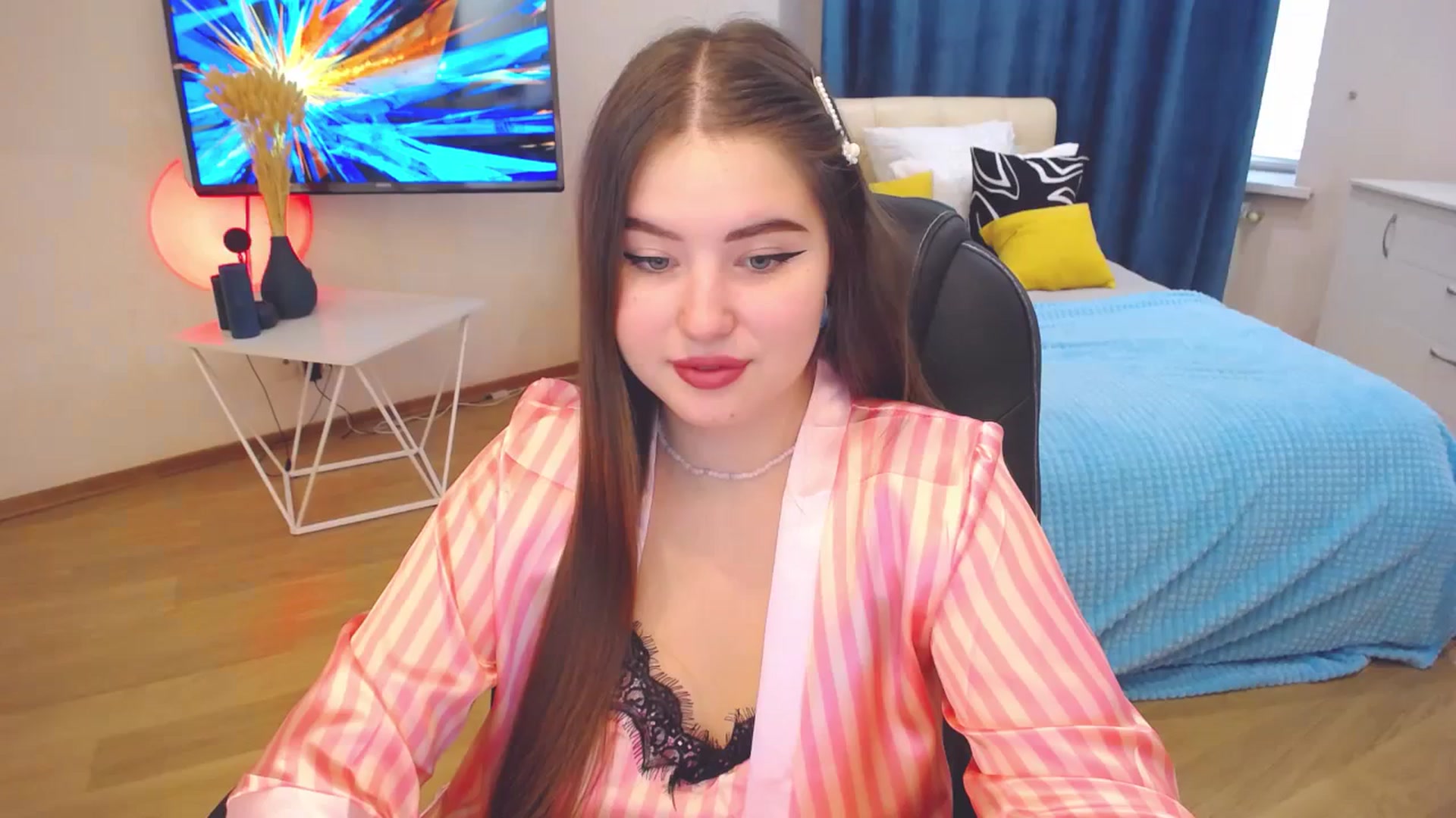 Gallery image thumbnail from AdmireMyEyes's myfreecams stream on, 10/13/2023, 08:17 image 6 of 20