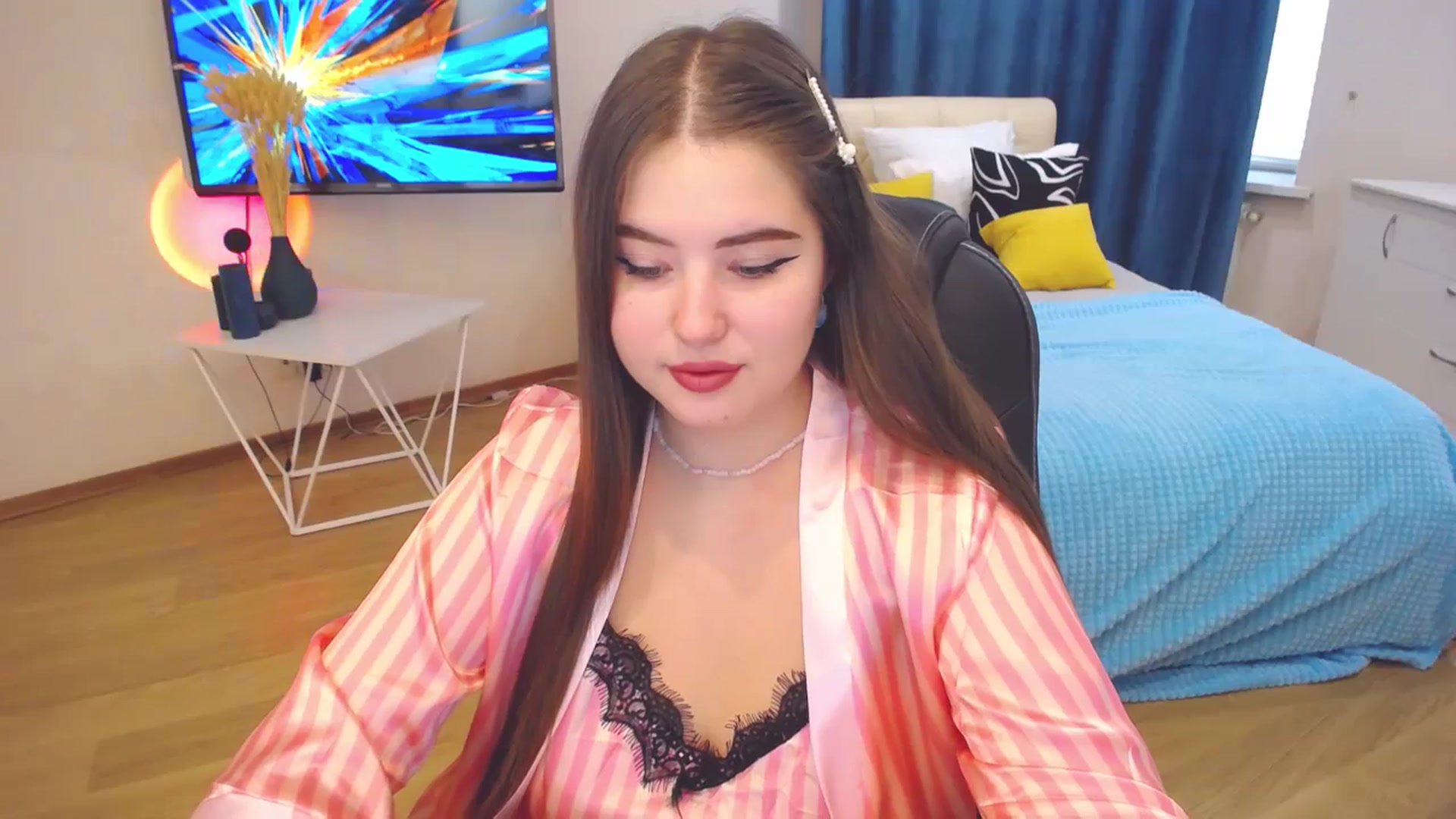 Gallery image thumbnail from AdmireMyEyes's myfreecams stream on, 10/13/2023, 08:17 image 12 of 20