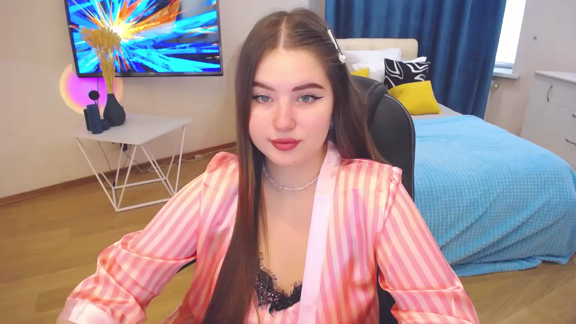 Gallery image thumbnail from AdmireMyEyes's myfreecams stream on, 10/13/2023, 08:17 image 2 of 20