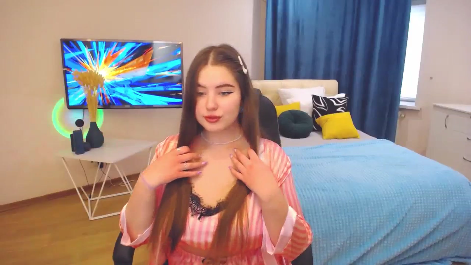 Gallery image thumbnail from AdmireMyEyes's myfreecams stream on, 10/13/2023, 08:17 image 13 of 20