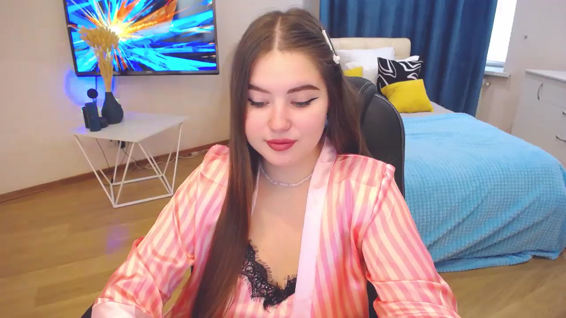 Gallery image thumbnail from AdmireMyEyes's myfreecams stream on, 10/13/2023, 08:17 image 5 of 20