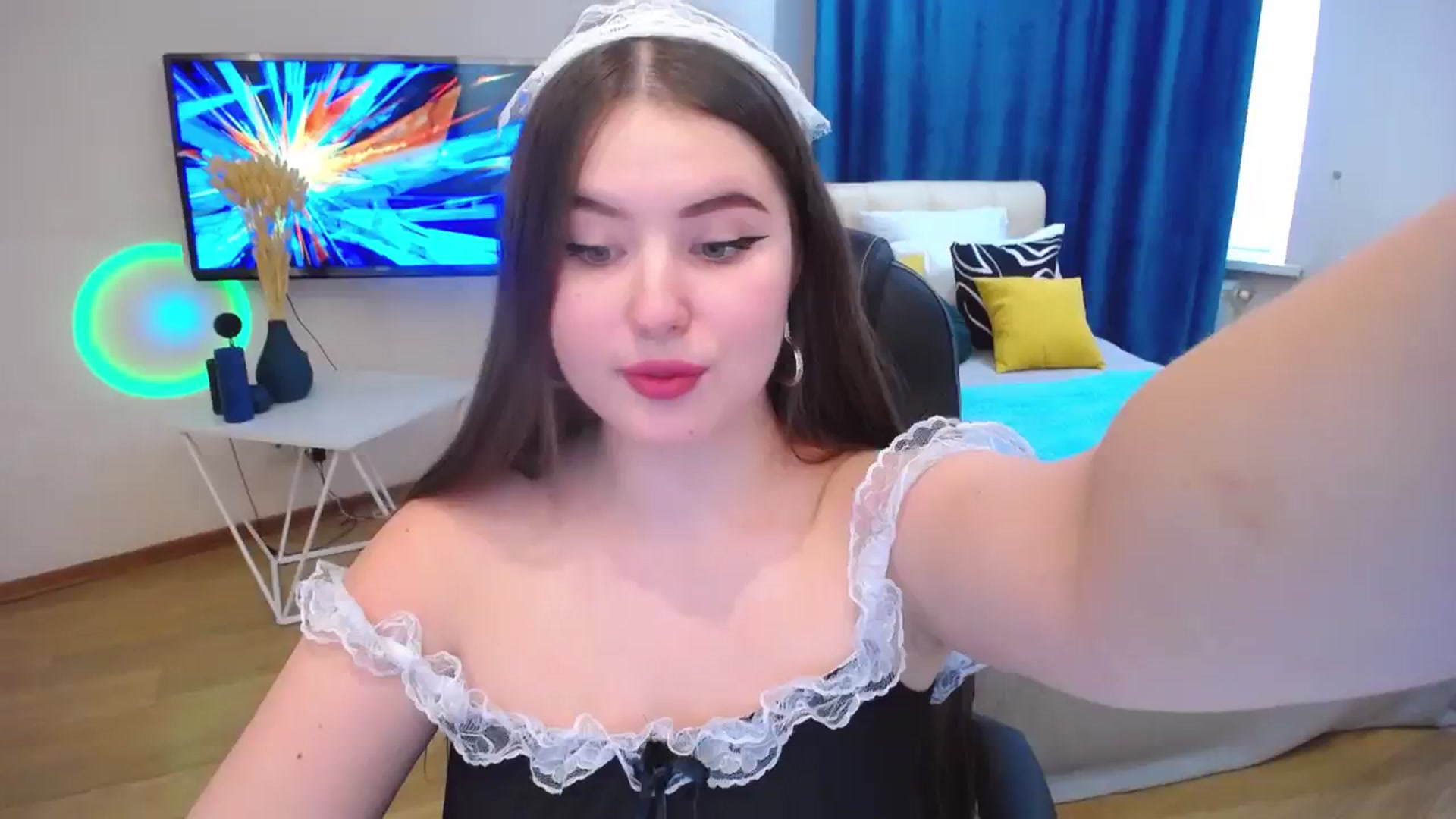 Gallery image thumbnail from AdmireMyEyes's myfreecams stream on, 10/17/2023, 07:26 image 18 of 20