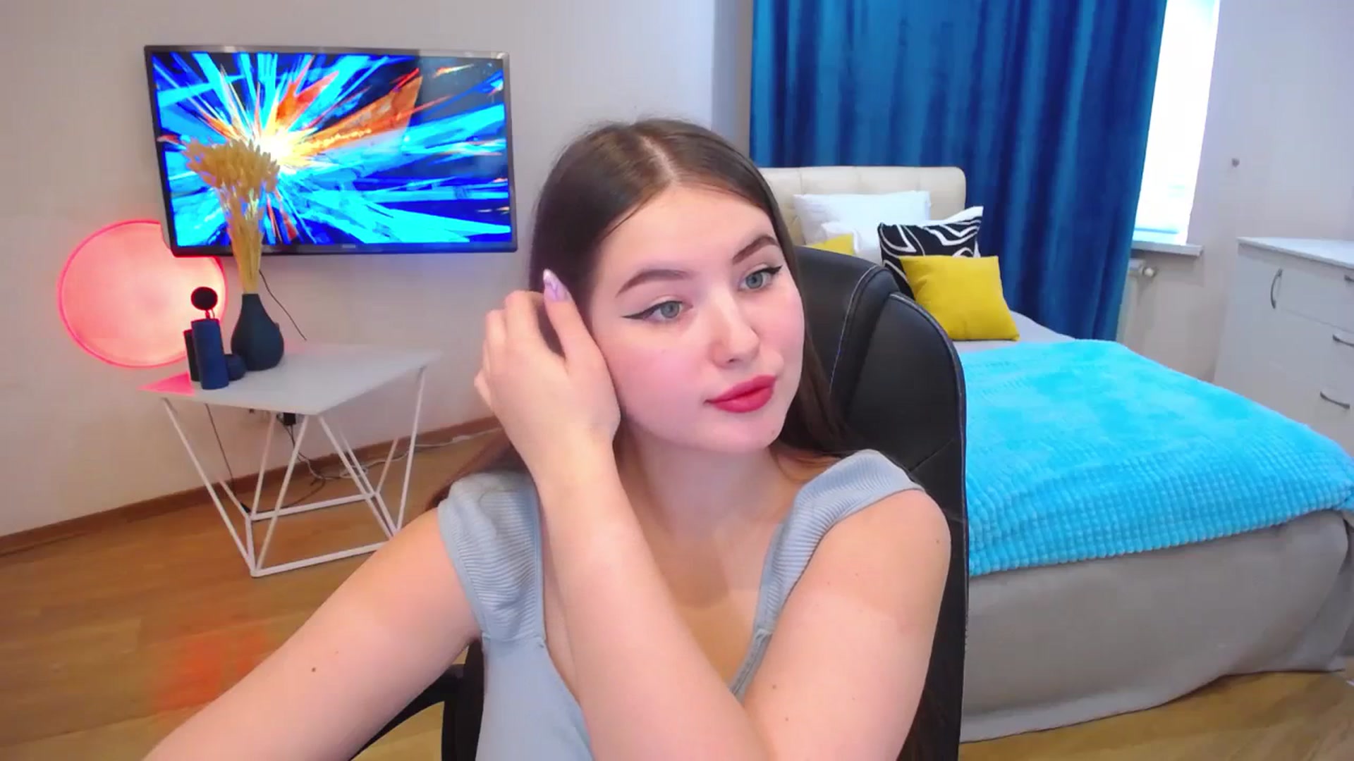 Gallery image thumbnail from AdmireMyEyes's myfreecams stream on, 10/17/2023, 07:26 image 10 of 20