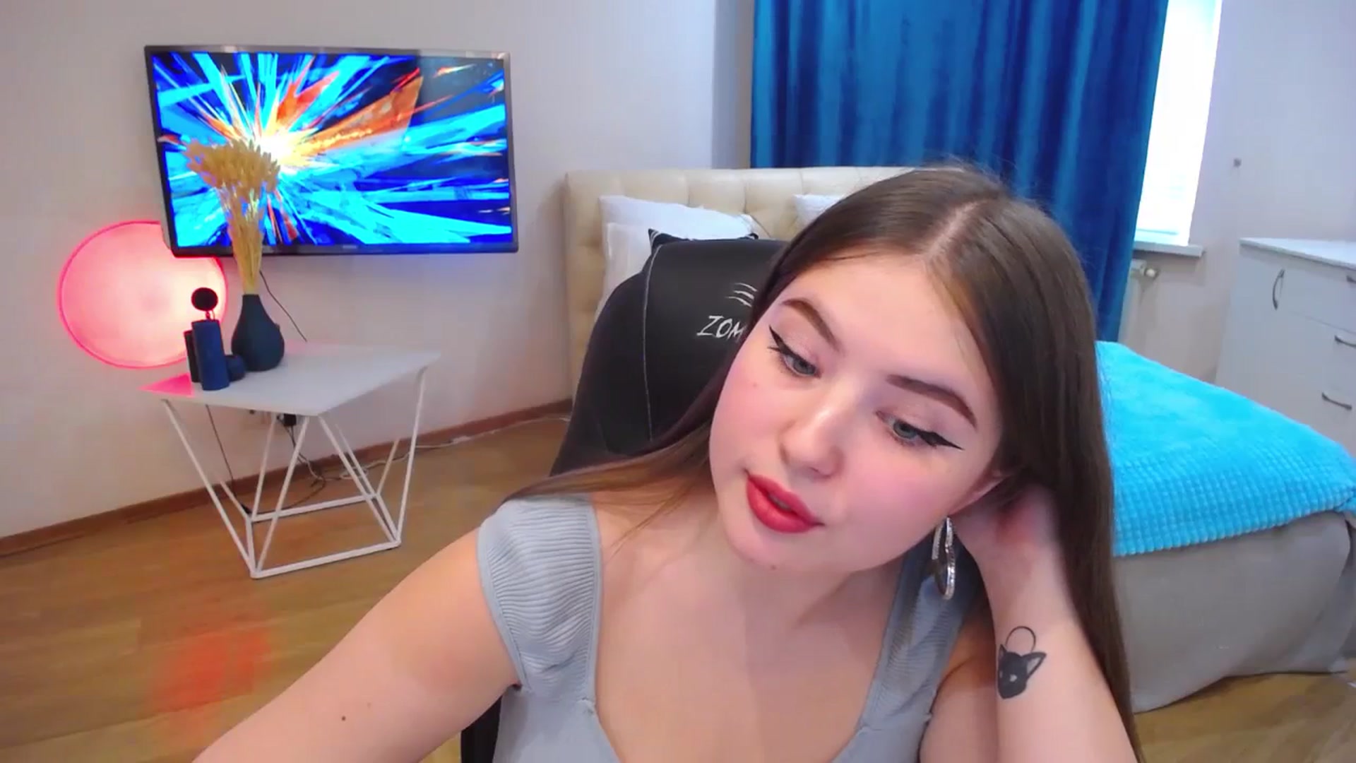 Gallery image thumbnail from AdmireMyEyes's myfreecams stream on, 10/17/2023, 07:26 image 8 of 20