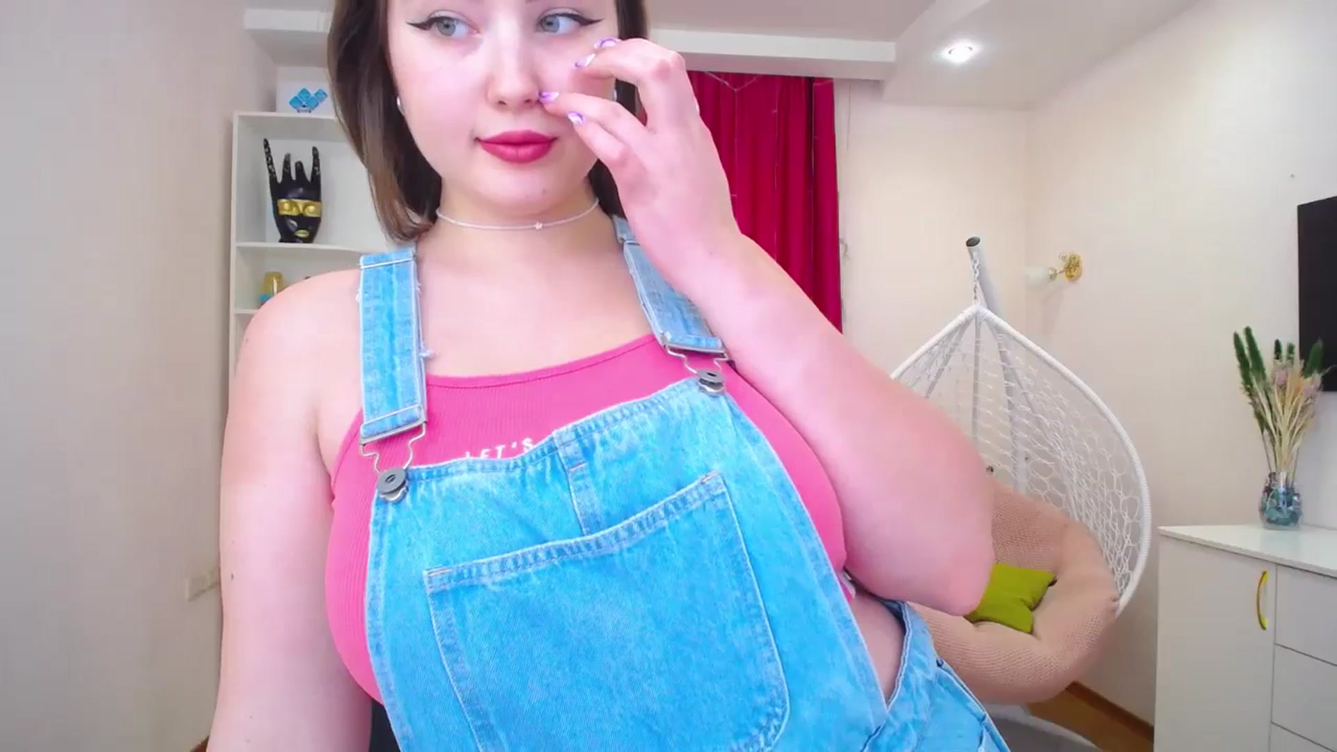 Gallery image thumbnail from AdmireMyEyes's myfreecams stream on, 10/18/2023, 09:21 image 13 of 20