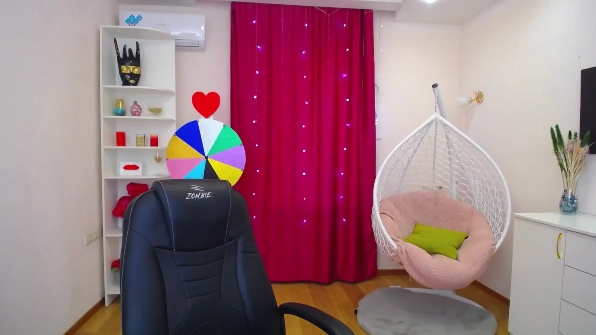 Gallery image thumbnail from AdmireMyEyes's myfreecams stream on, 10/18/2023, 09:21 image 11 of 20