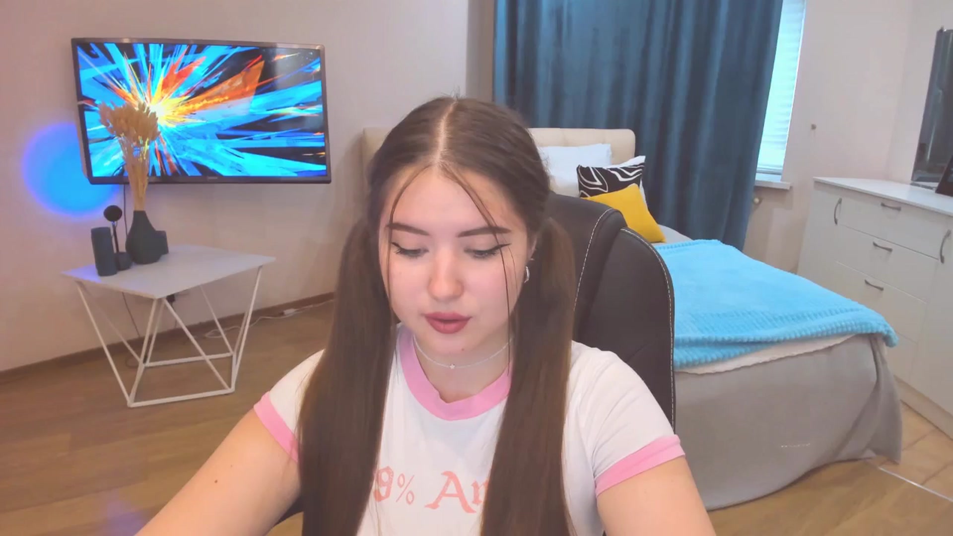 Gallery image thumbnail from AdmireMyEyes's myfreecams stream on, 10/23/2023, 06:37 image 6 of 20