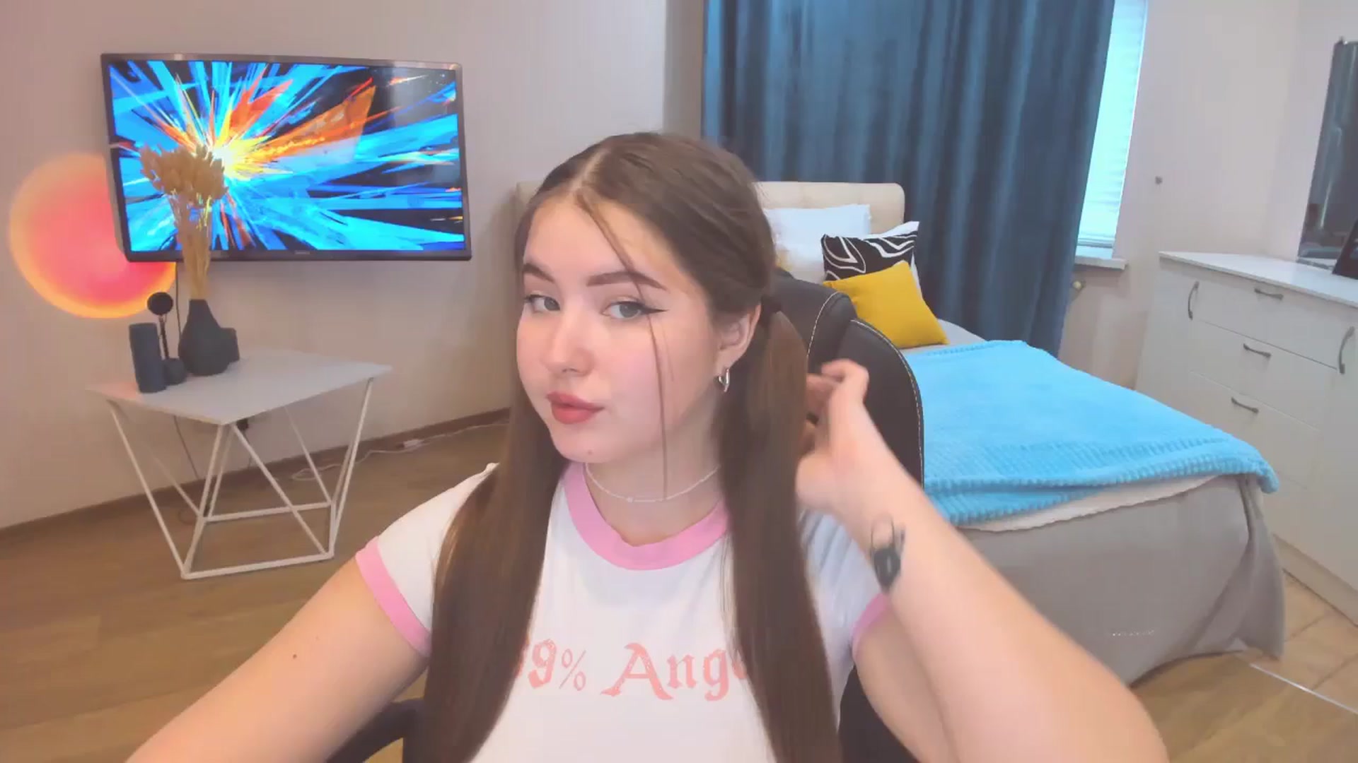 Gallery image thumbnail from AdmireMyEyes's myfreecams stream on, 10/23/2023, 06:37 image 1 of 20