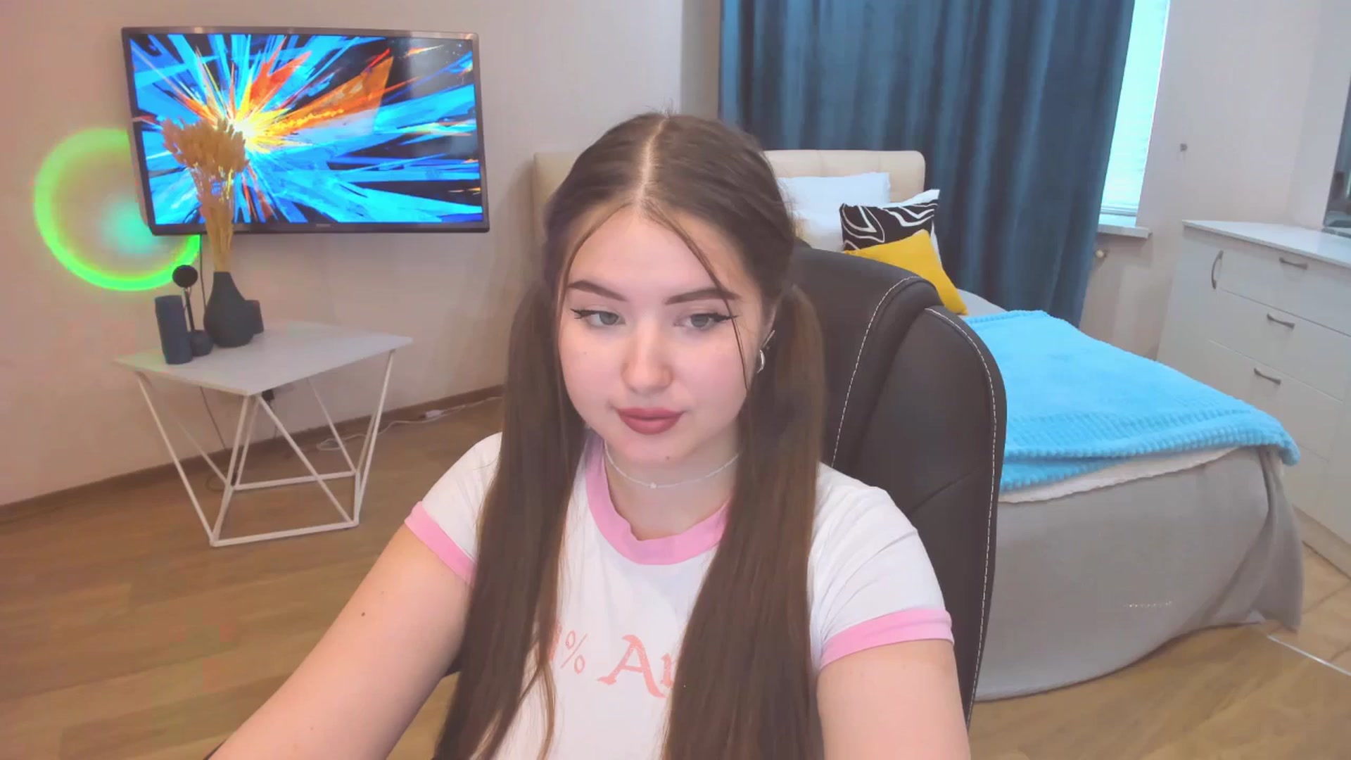 Gallery image thumbnail from AdmireMyEyes's myfreecams stream on, 10/23/2023, 07:46 image 10 of 20