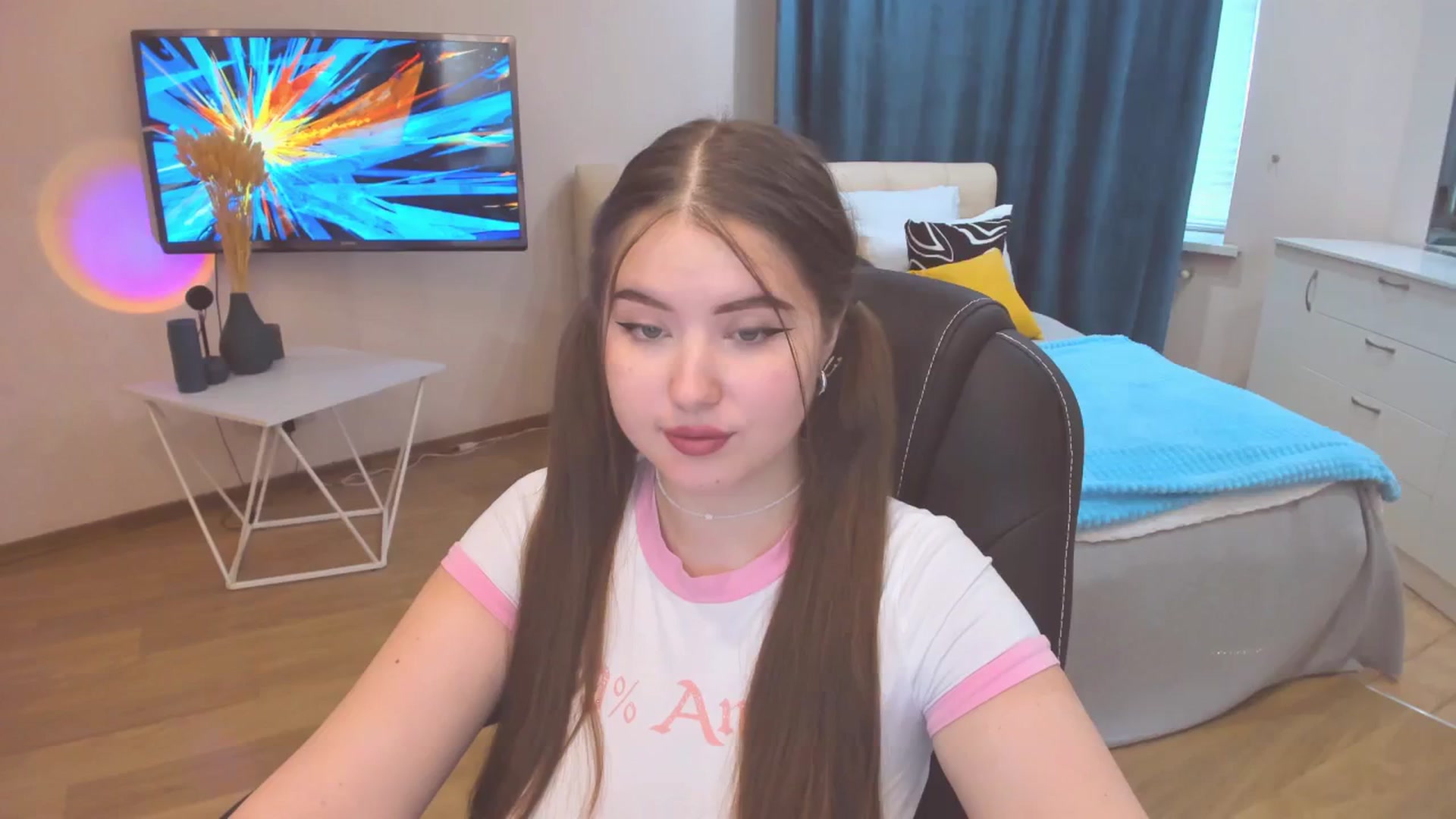 Gallery image thumbnail from AdmireMyEyes's myfreecams stream on, 10/23/2023, 07:46 image 6 of 20
