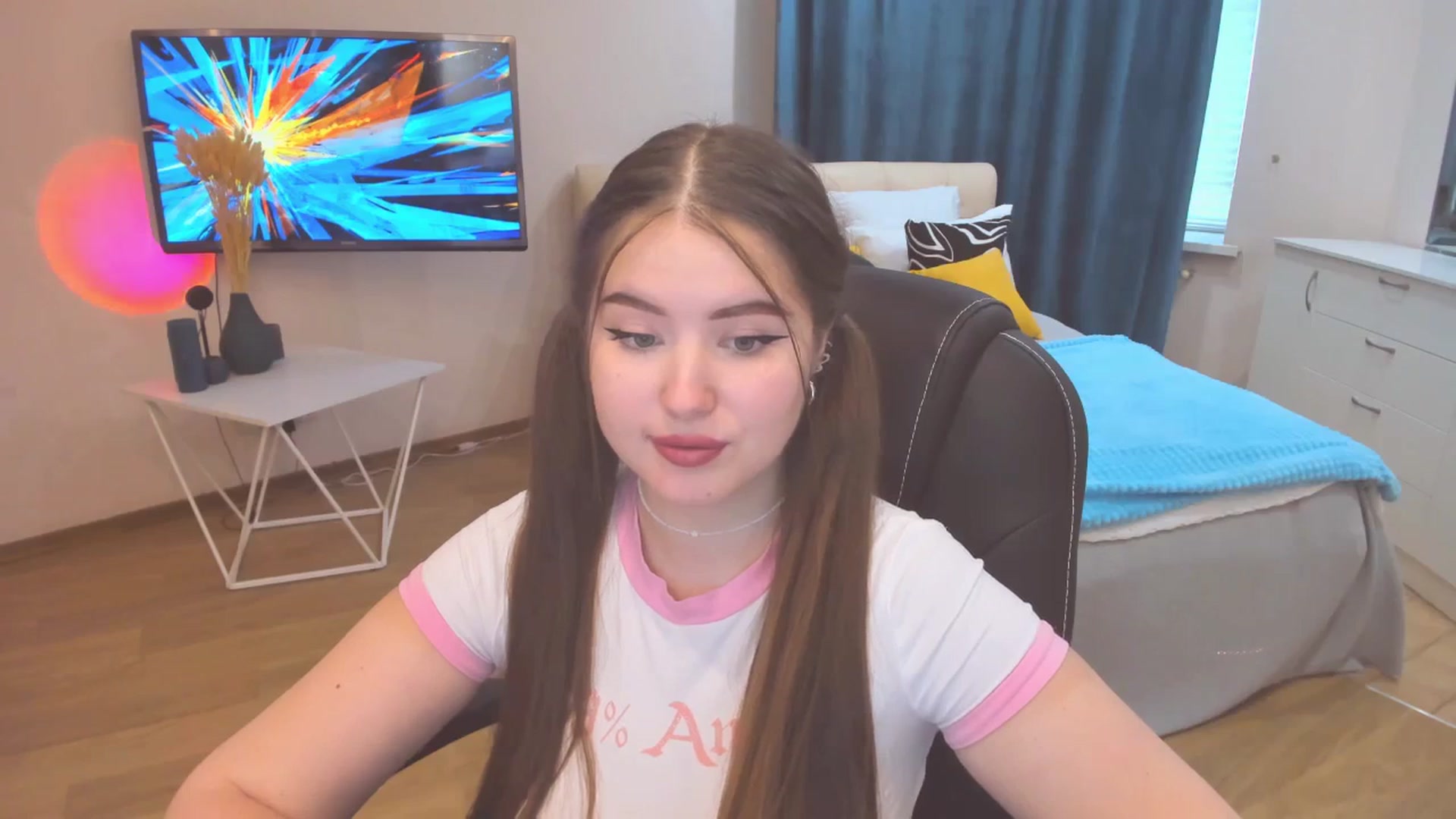 Gallery image thumbnail from AdmireMyEyes's myfreecams stream on, 10/23/2023, 07:46 image 4 of 20