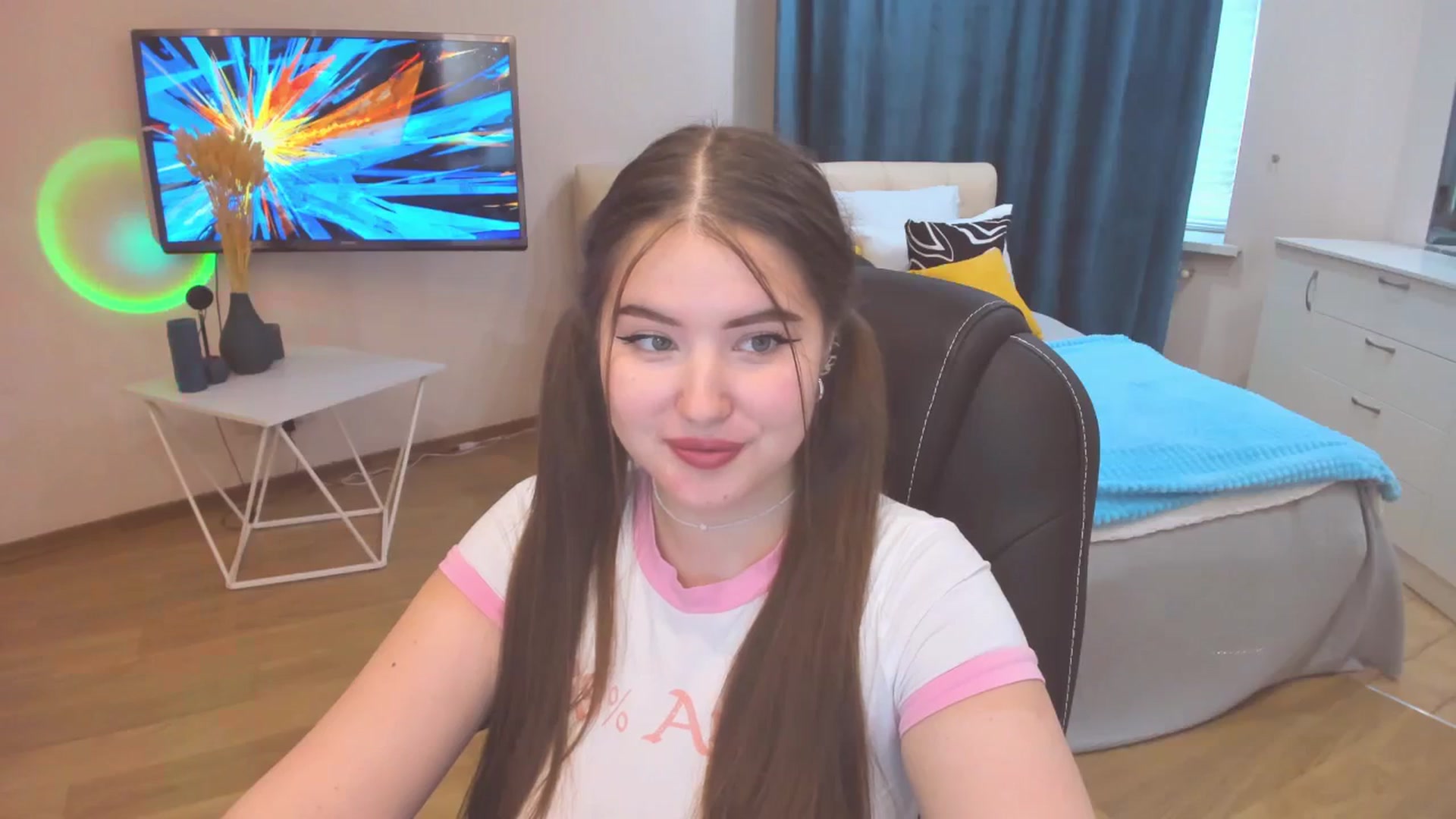 Gallery image thumbnail from AdmireMyEyes's myfreecams stream on, 10/23/2023, 07:46 image 15 of 20