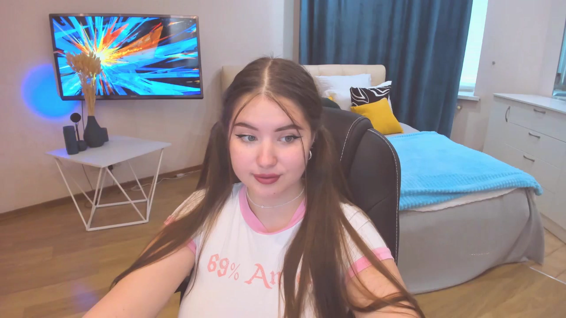 Gallery image thumbnail from AdmireMyEyes's myfreecams stream on, 10/23/2023, 09:46 image 4 of 20