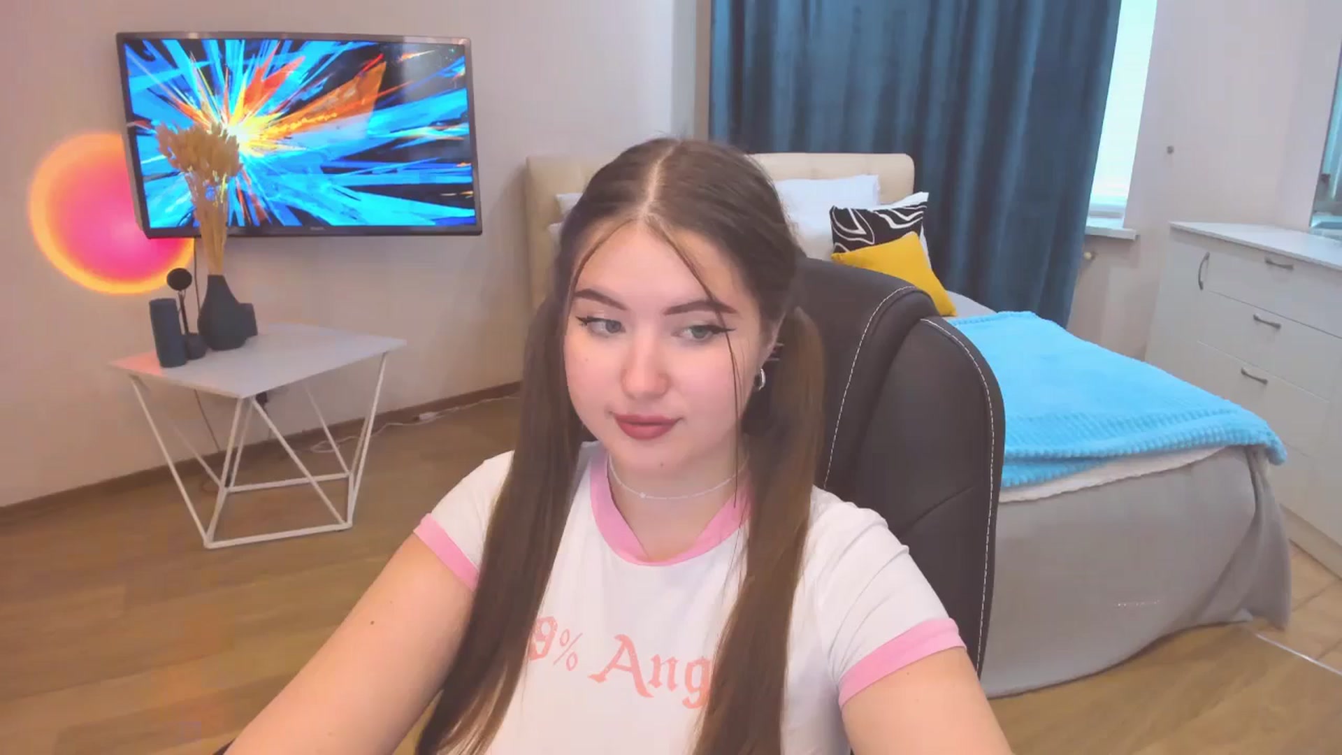 Gallery image thumbnail from AdmireMyEyes's myfreecams stream on, 10/23/2023, 09:46 image 13 of 20