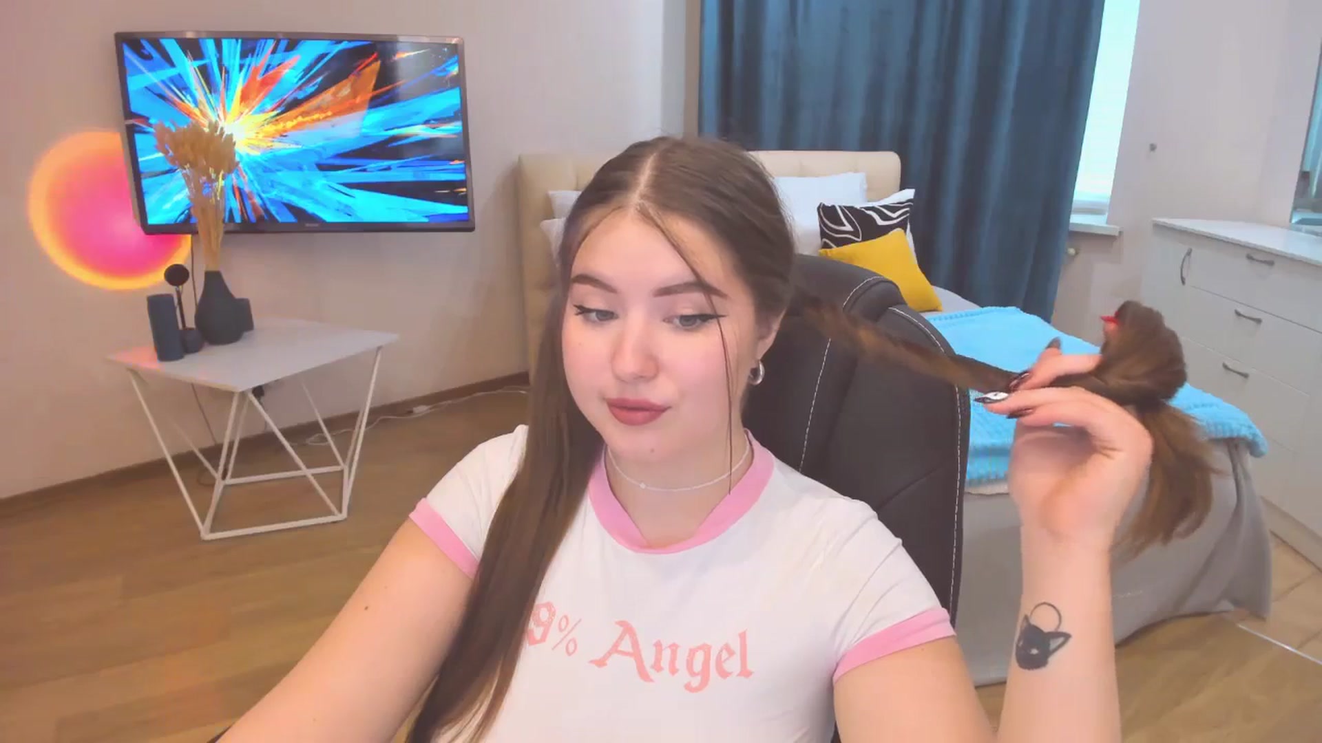 Gallery image thumbnail from AdmireMyEyes's myfreecams stream on, 10/23/2023, 09:46 image 16 of 20