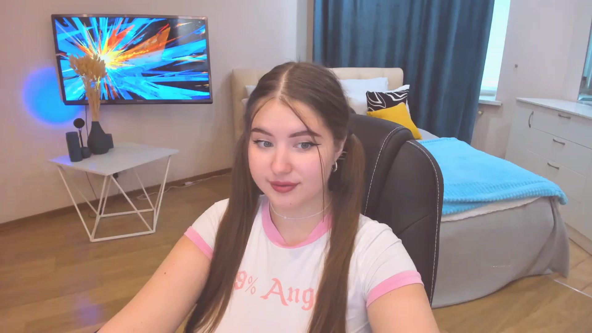 Gallery image thumbnail from AdmireMyEyes's myfreecams stream on, 10/23/2023, 09:46 image 14 of 20