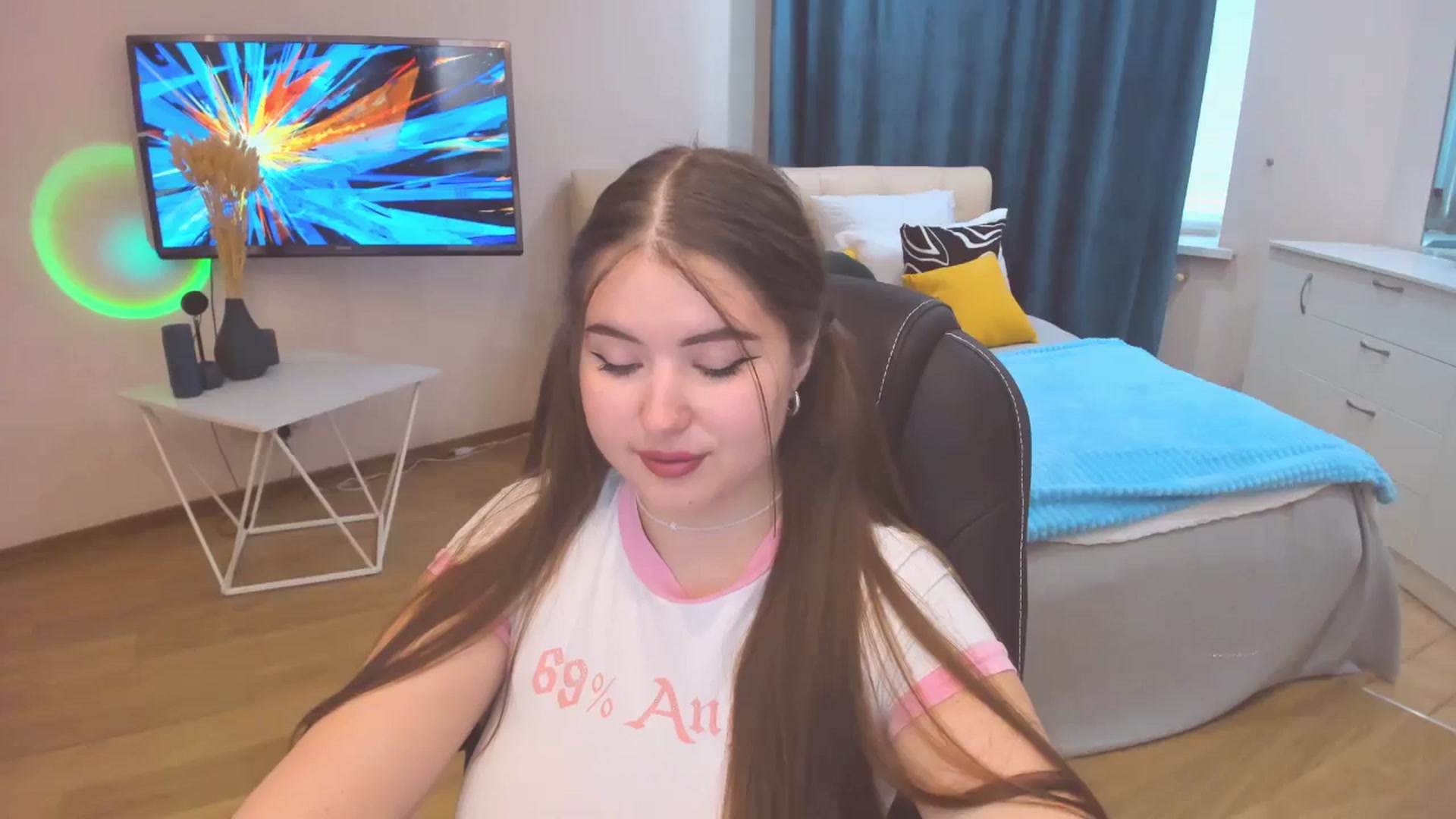 Gallery image thumbnail from AdmireMyEyes's myfreecams stream on, 10/23/2023, 09:46 image 5 of 20