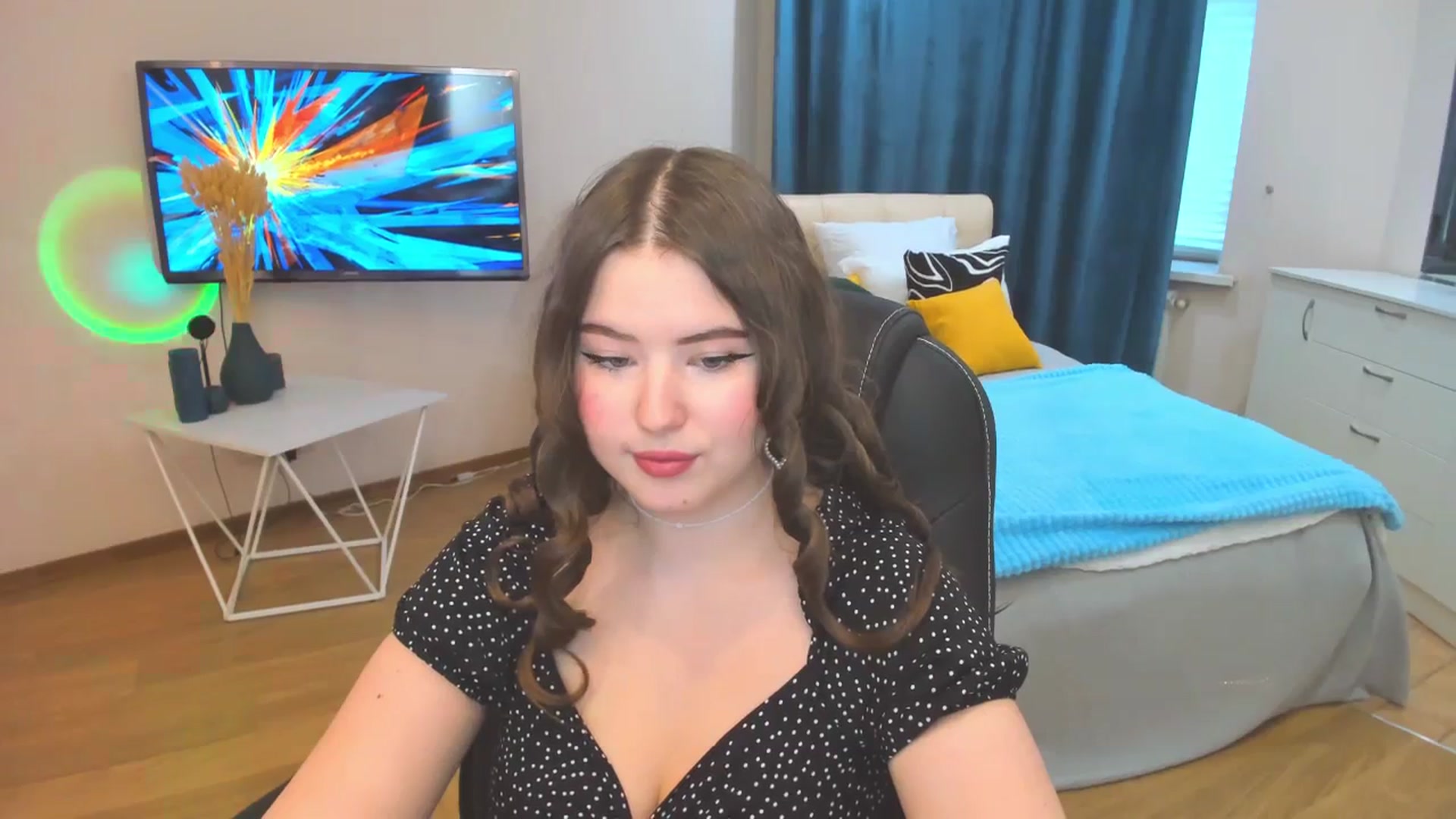 Gallery image thumbnail from AdmireMyEyes's myfreecams stream on, 10/24/2023, 11:02 image 17 of 20