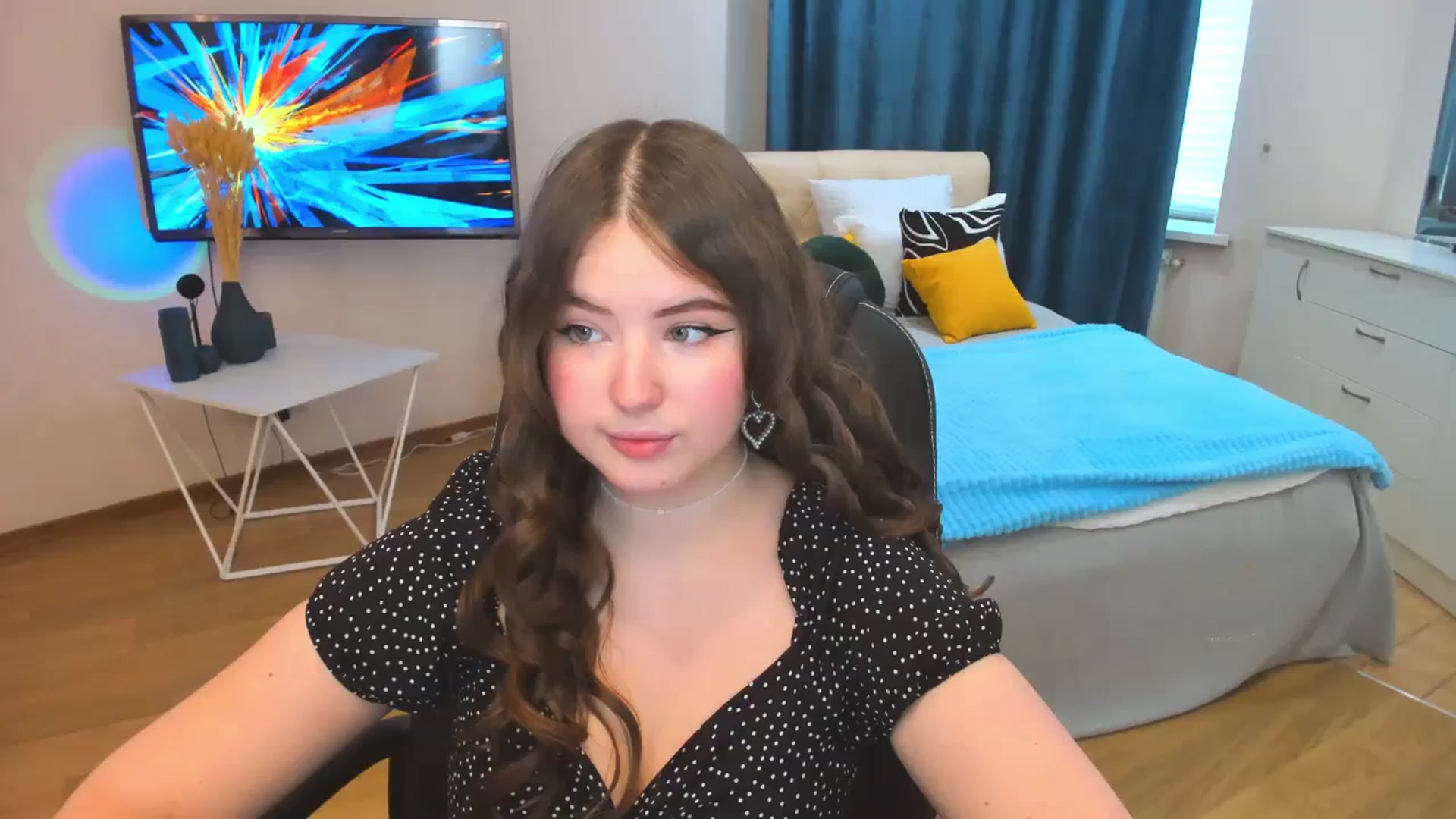 Gallery image thumbnail from AdmireMyEyes's myfreecams stream on, 10/24/2023, 11:02 image 1 of 20