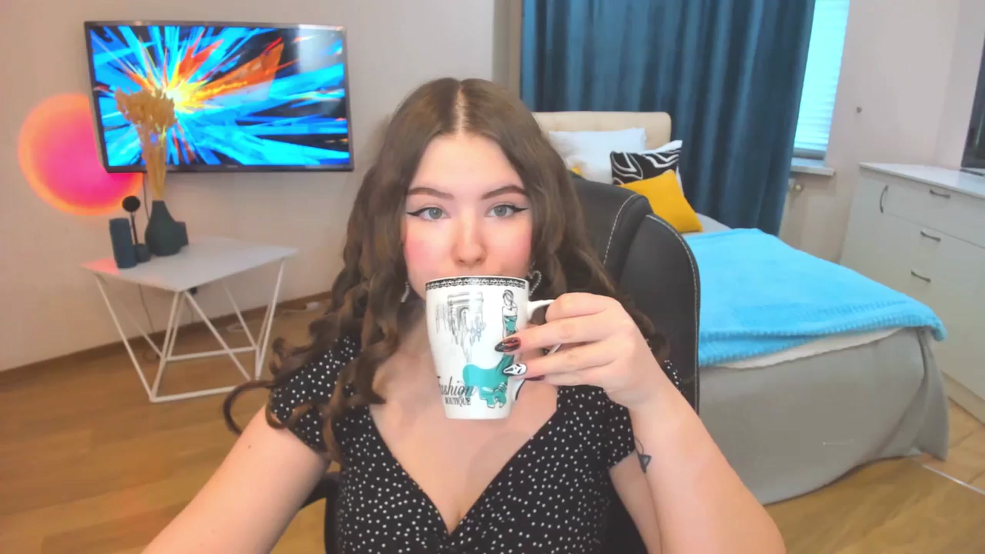 Gallery image thumbnail from AdmireMyEyes's myfreecams stream on, 10/24/2023, 11:02 image 12 of 20