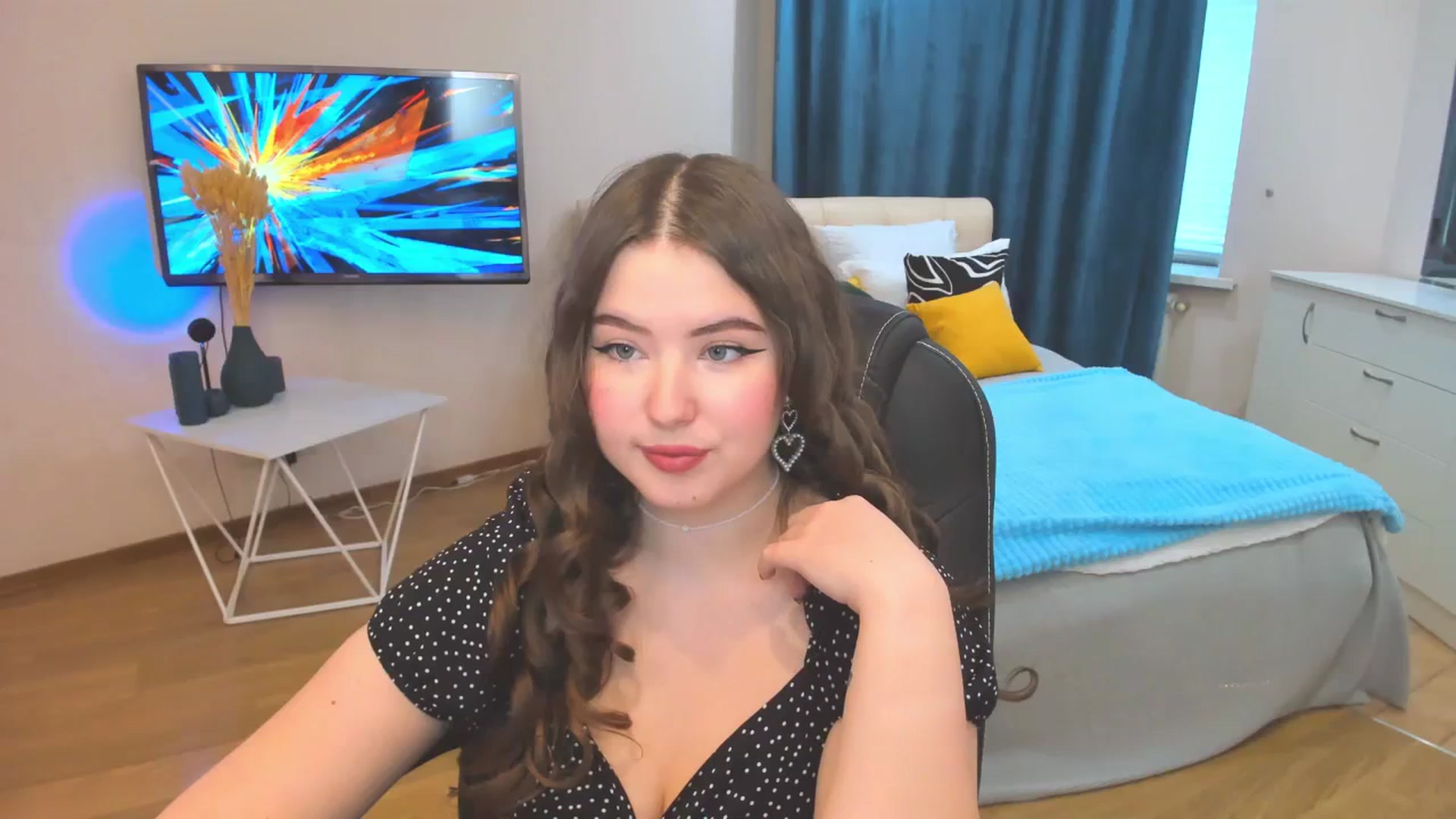 Gallery image thumbnail from AdmireMyEyes's myfreecams stream on, 10/24/2023, 11:02 image 18 of 20