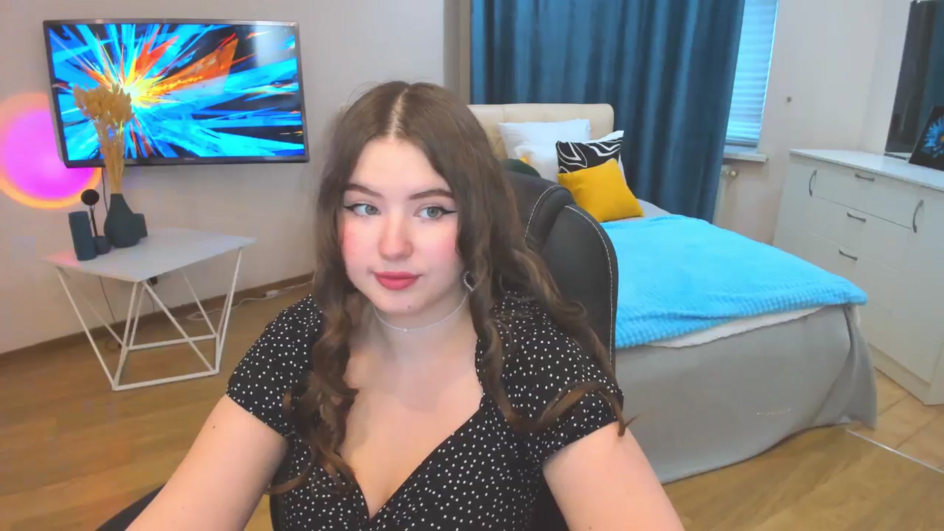 Gallery image thumbnail from AdmireMyEyes's myfreecams stream on, 10/24/2023, 12:47 image 7 of 20
