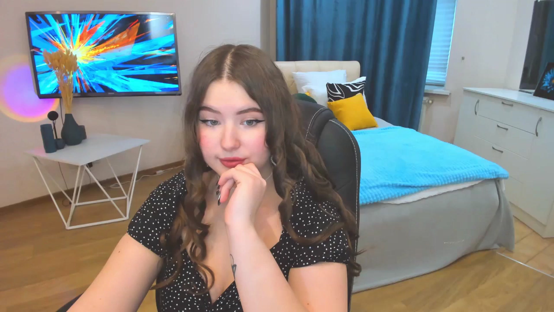 Gallery image thumbnail from AdmireMyEyes's myfreecams stream on, 10/24/2023, 12:47 image 12 of 20
