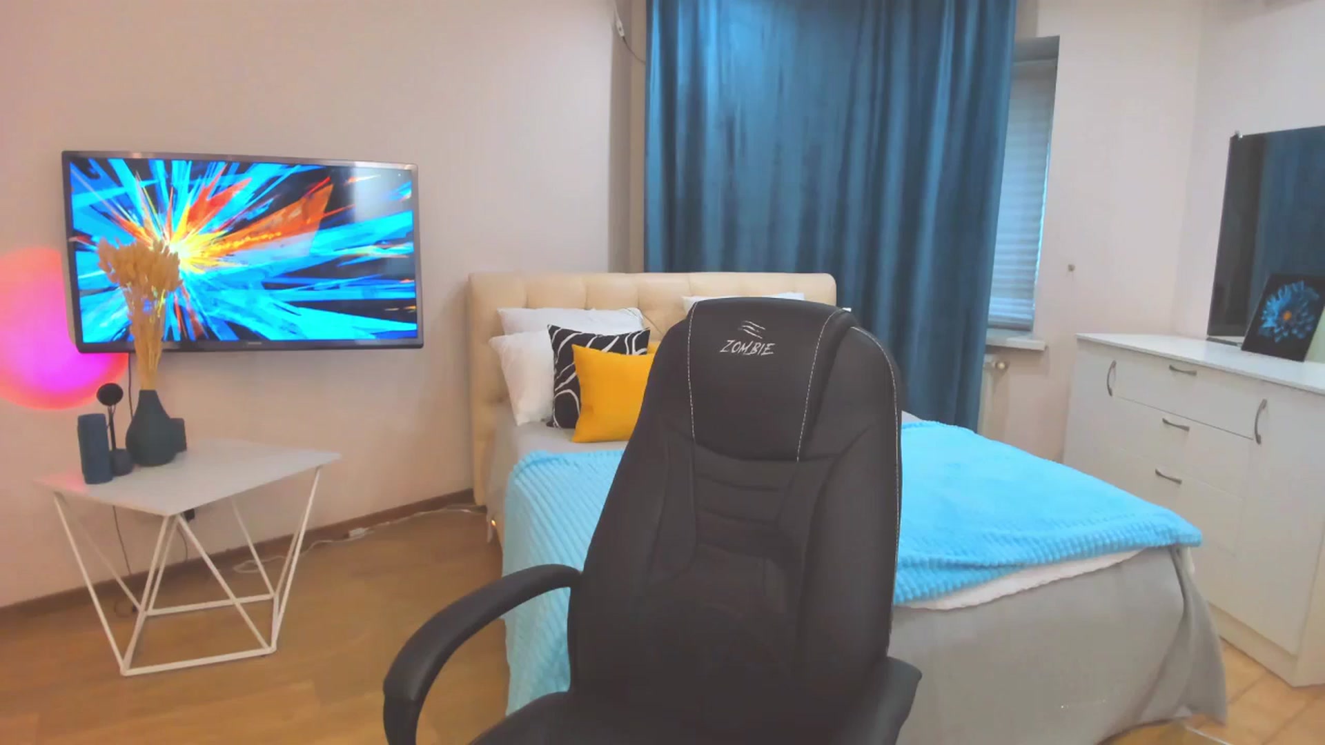 Gallery image thumbnail from AdmireMyEyes's myfreecams stream on, 10/24/2023, 13:50 image 5 of 20