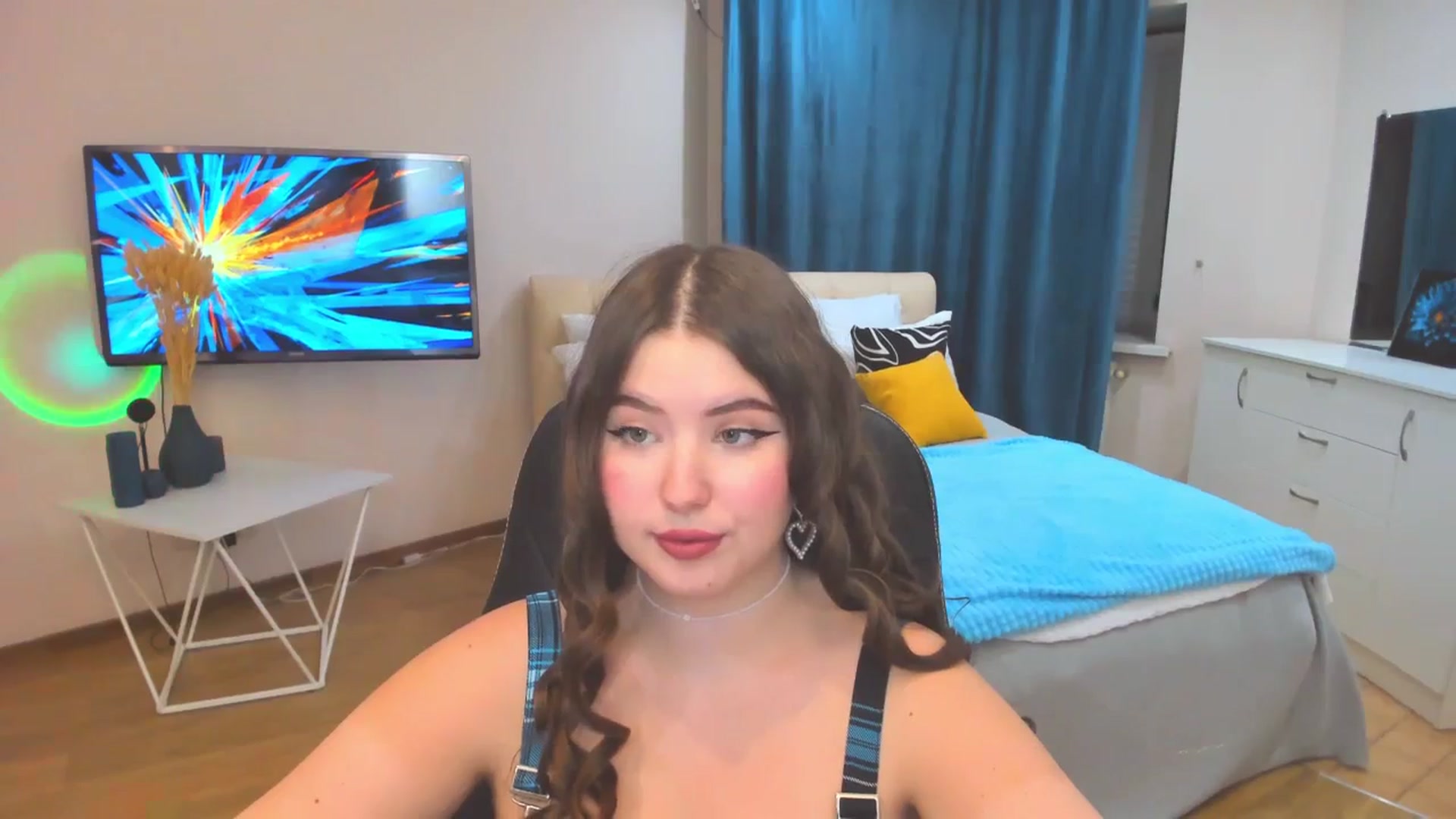Gallery image thumbnail from AdmireMyEyes's myfreecams stream on, 10/24/2023, 16:47 image 19 of 20