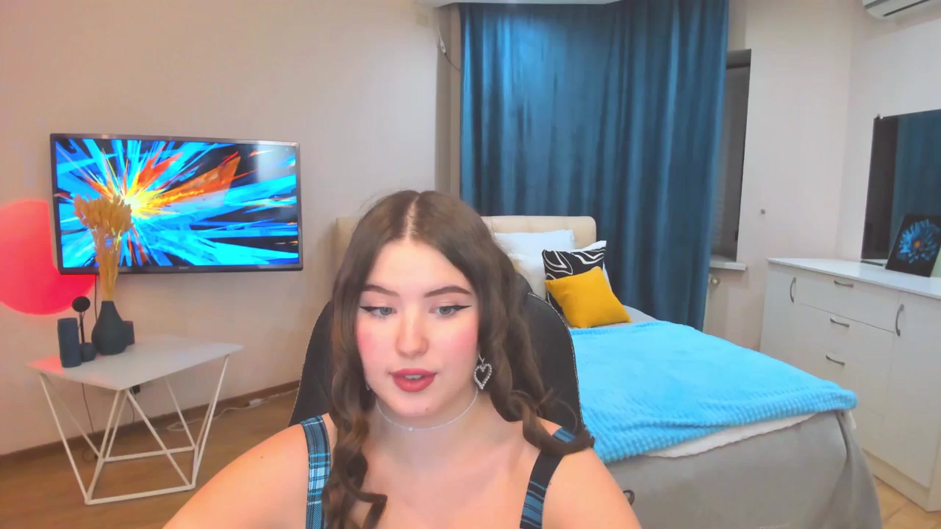 Gallery image thumbnail from AdmireMyEyes's myfreecams stream on, 10/24/2023, 16:47 image 13 of 20