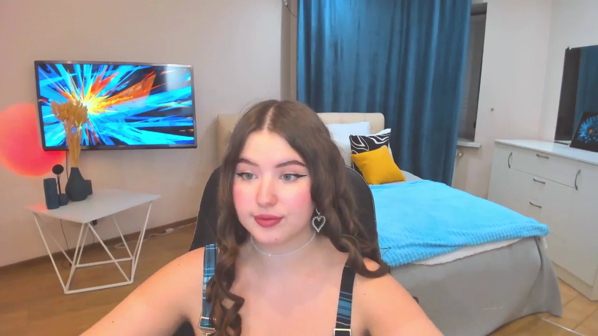 Gallery image thumbnail from AdmireMyEyes's myfreecams stream on, 10/24/2023, 16:47 image 18 of 20