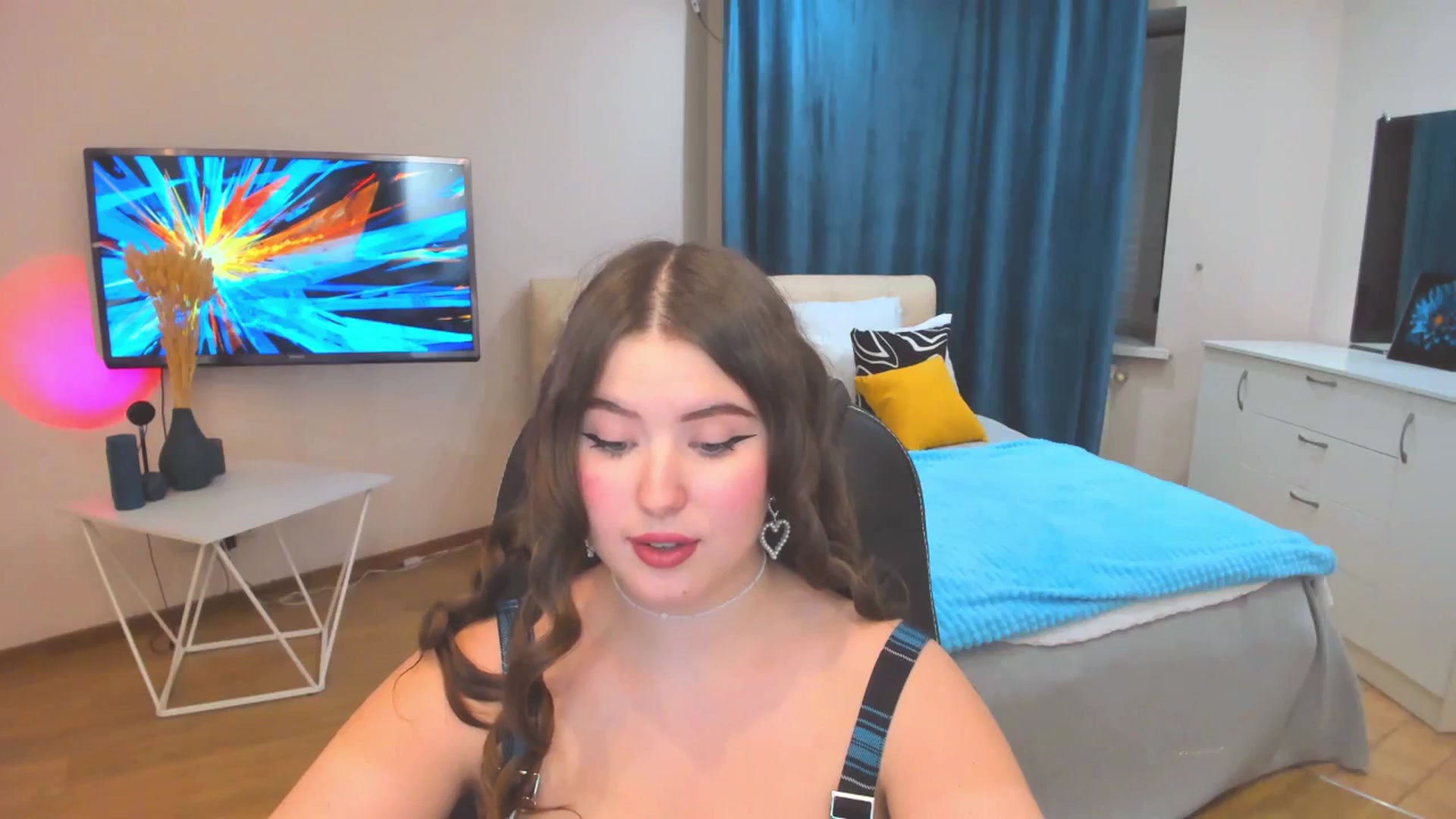 Gallery image thumbnail from AdmireMyEyes's myfreecams stream on, 10/24/2023, 16:47 image 16 of 20