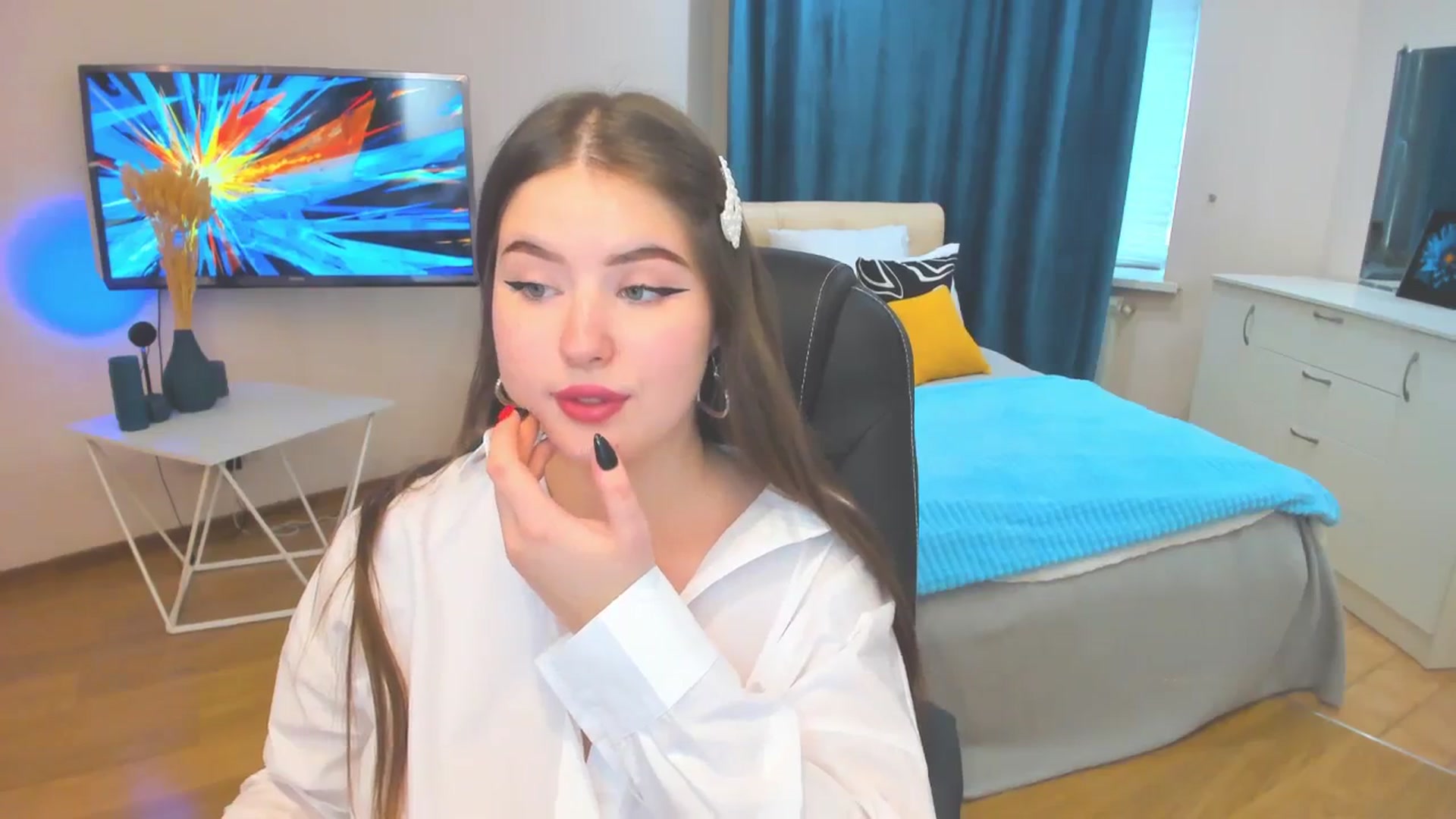 Gallery image thumbnail from AdmireMyEyes's myfreecams stream on, 10/25/2023, 07:36 image 14 of 20