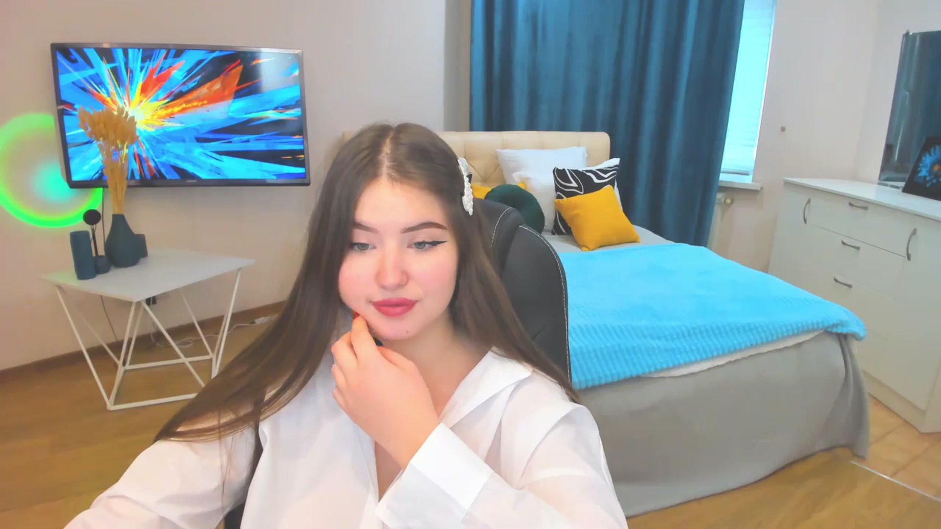 Gallery image thumbnail from AdmireMyEyes's myfreecams stream on, 10/25/2023, 07:36 image 18 of 20