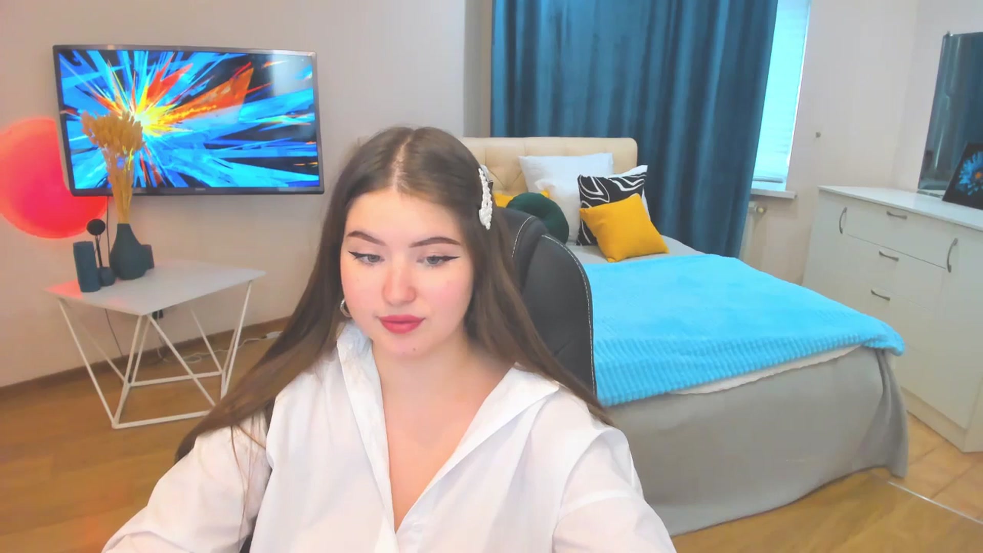 Gallery image thumbnail from AdmireMyEyes's myfreecams stream on, 10/25/2023, 07:36 image 17 of 20