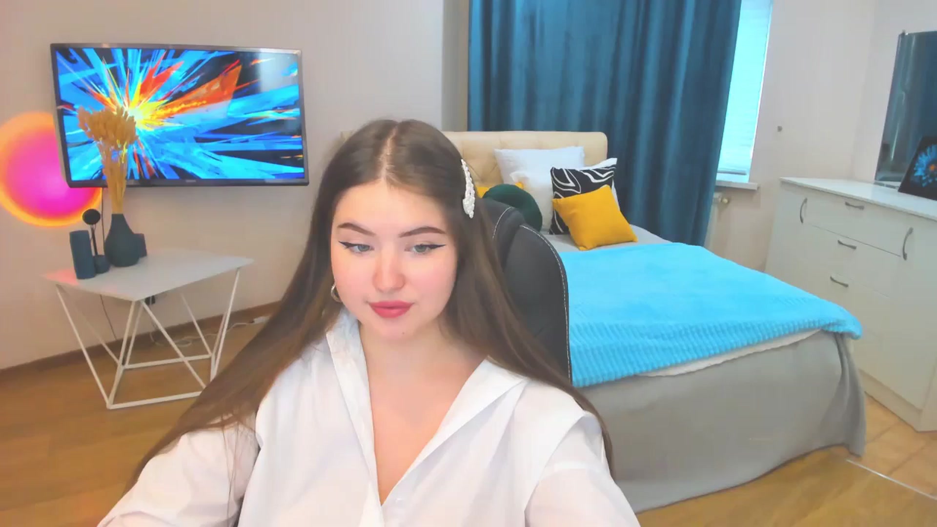 Gallery image thumbnail from AdmireMyEyes's myfreecams stream on, 10/25/2023, 07:36 image 19 of 20
