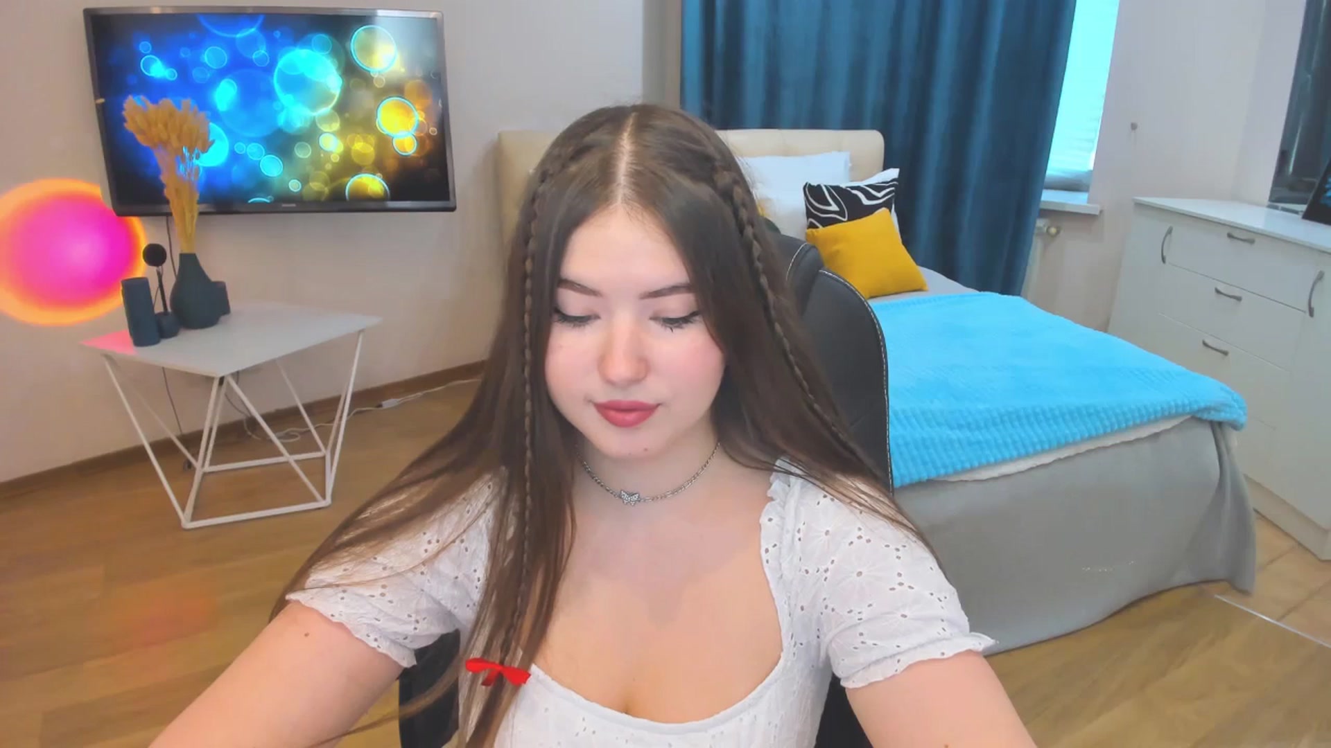 Gallery image thumbnail from AdmireMyEyes's myfreecams stream on, 10/26/2023, 10:39 image 15 of 20