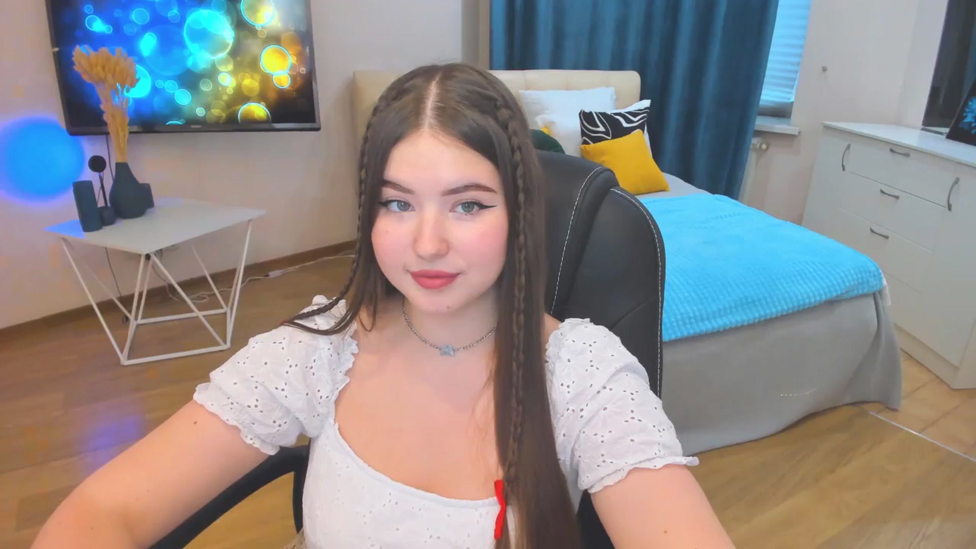 Gallery image thumbnail from AdmireMyEyes's myfreecams stream on, 10/26/2023, 12:42 image 7 of 20