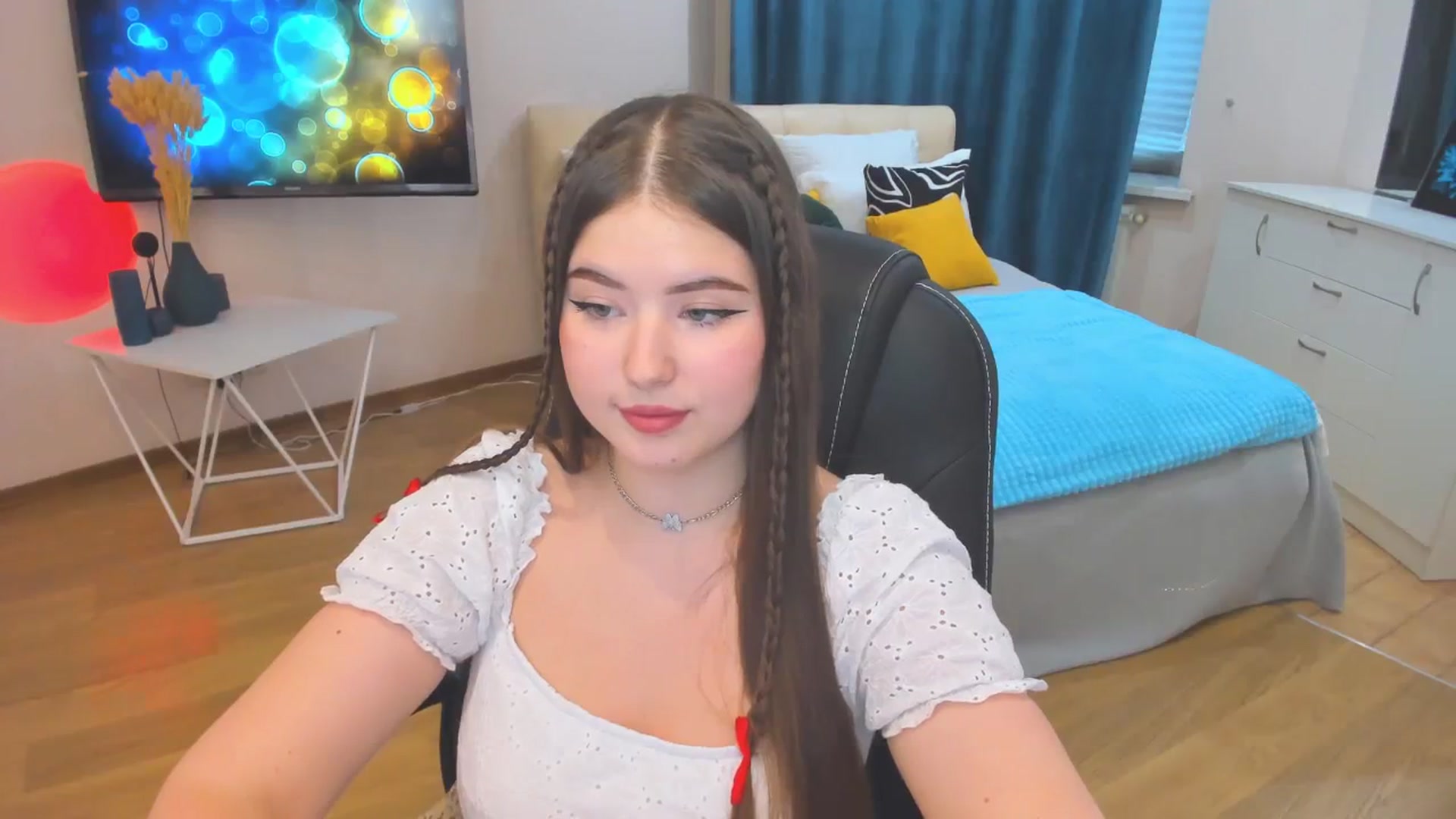 Gallery image thumbnail from AdmireMyEyes's myfreecams stream on, 10/26/2023, 12:42 image 12 of 20