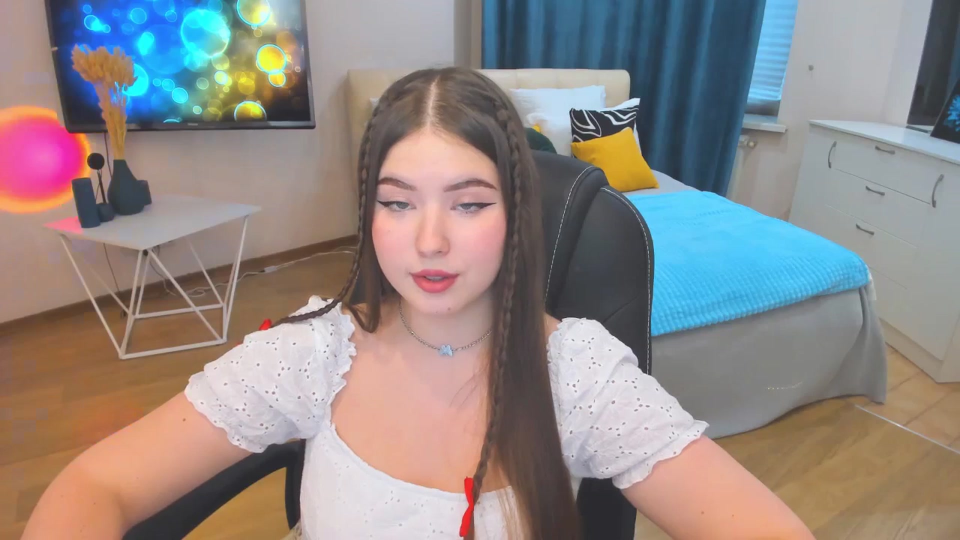 Gallery image thumbnail from AdmireMyEyes's myfreecams stream on, 10/26/2023, 12:42 image 18 of 20
