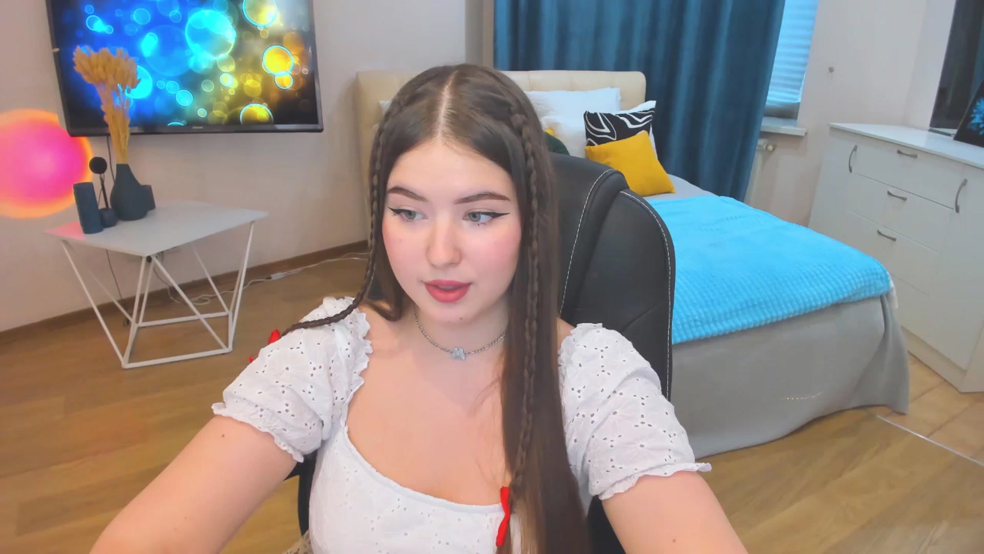 Gallery image thumbnail from AdmireMyEyes's myfreecams stream on, 10/26/2023, 12:42 image 11 of 20