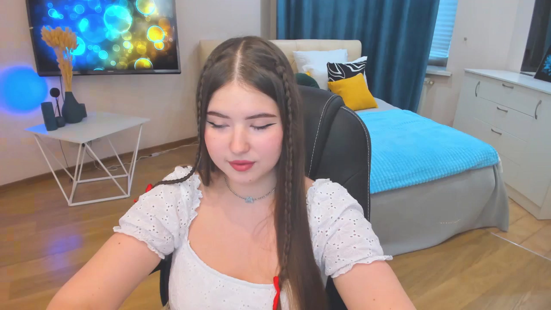 Gallery image thumbnail from AdmireMyEyes's myfreecams stream on, 10/26/2023, 12:42 image 16 of 20